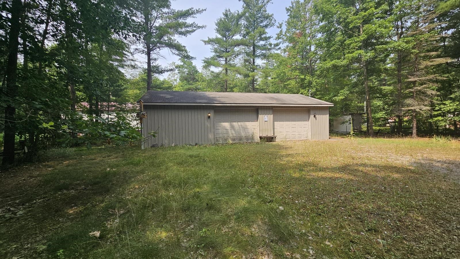 2nd image of 98 West River Dr, Gladwin, MI 48624 | MLS# 50217142