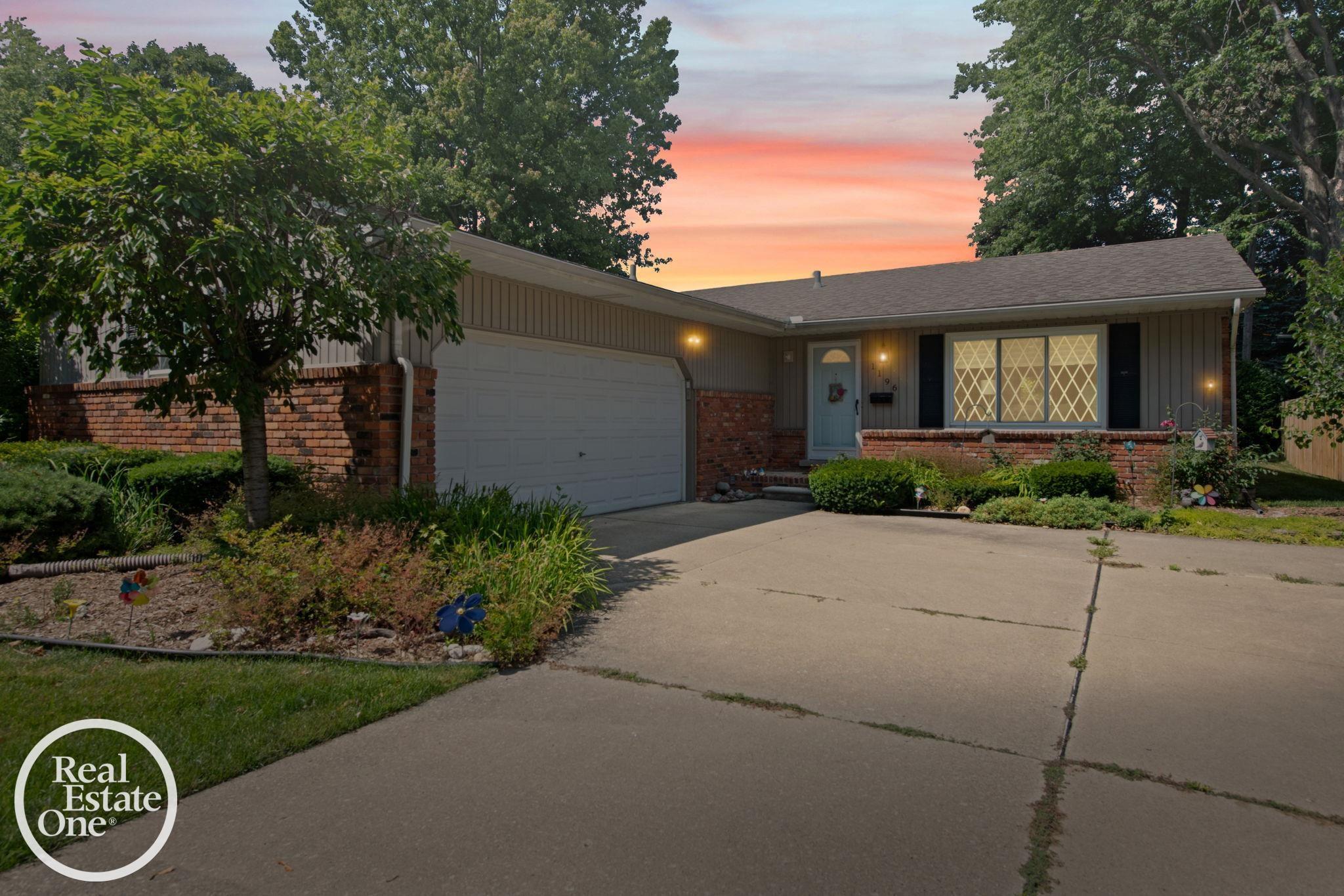2nd image of 1196 Hawthorne Rd, Grosse Pointe Woods, MI 48236 | MLS# 50217145