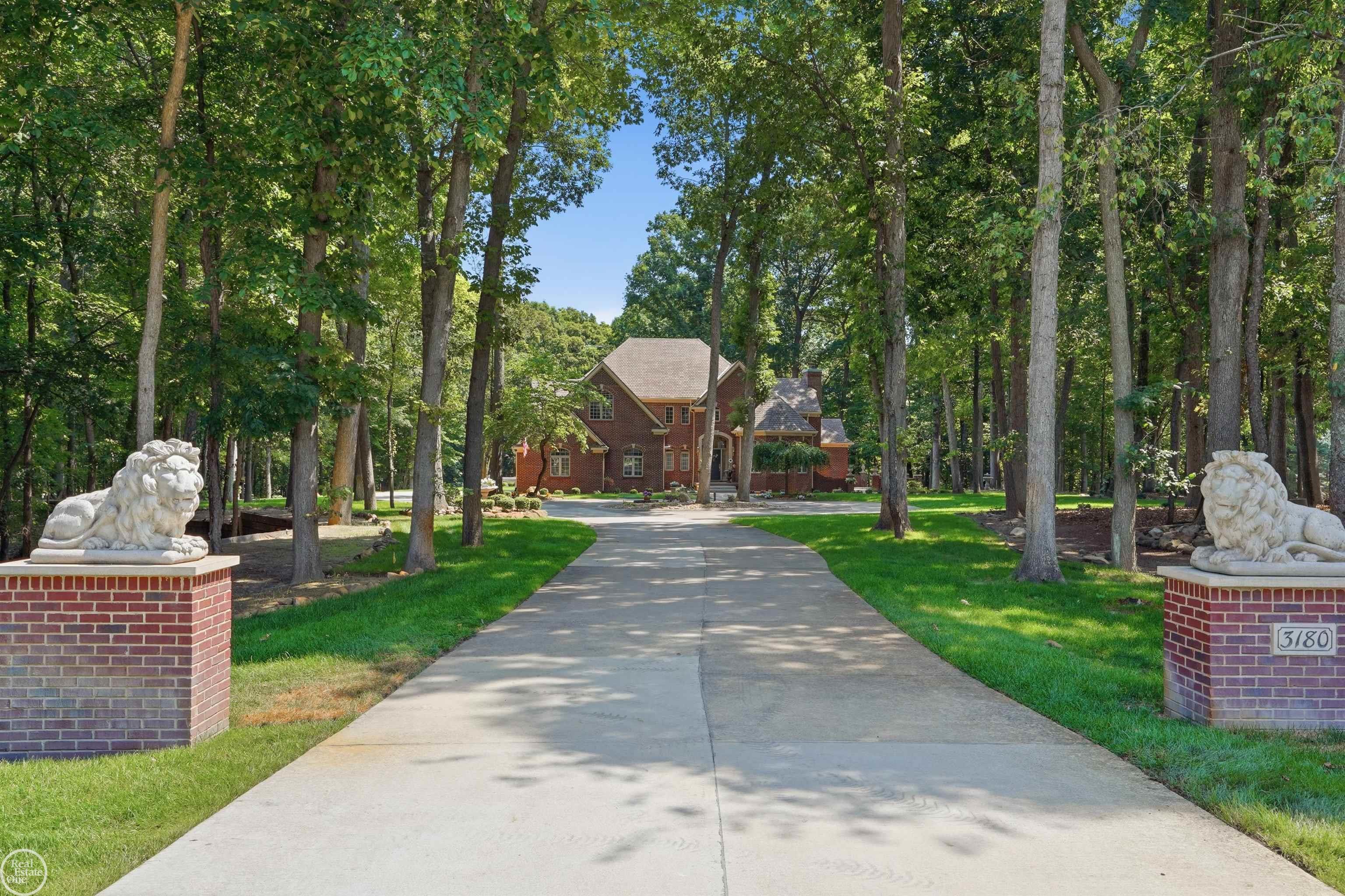 2nd image of 3180 Canyon Oaks Trl, Milford, MI 48380 | MLS# 50217166