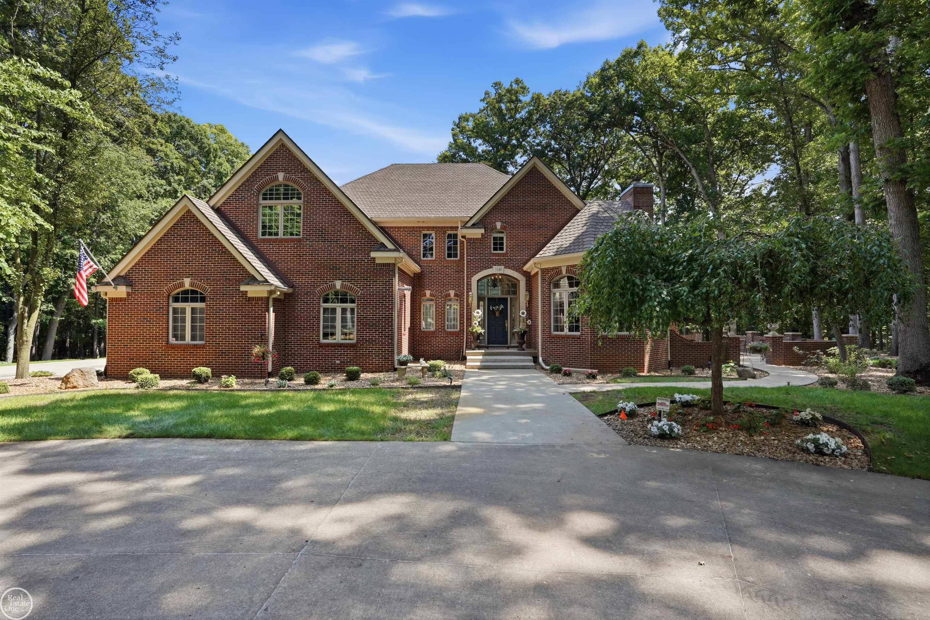 3rd image of 3180 Canyon Oaks Trl, Milford, MI 48380 | MLS# 50217166