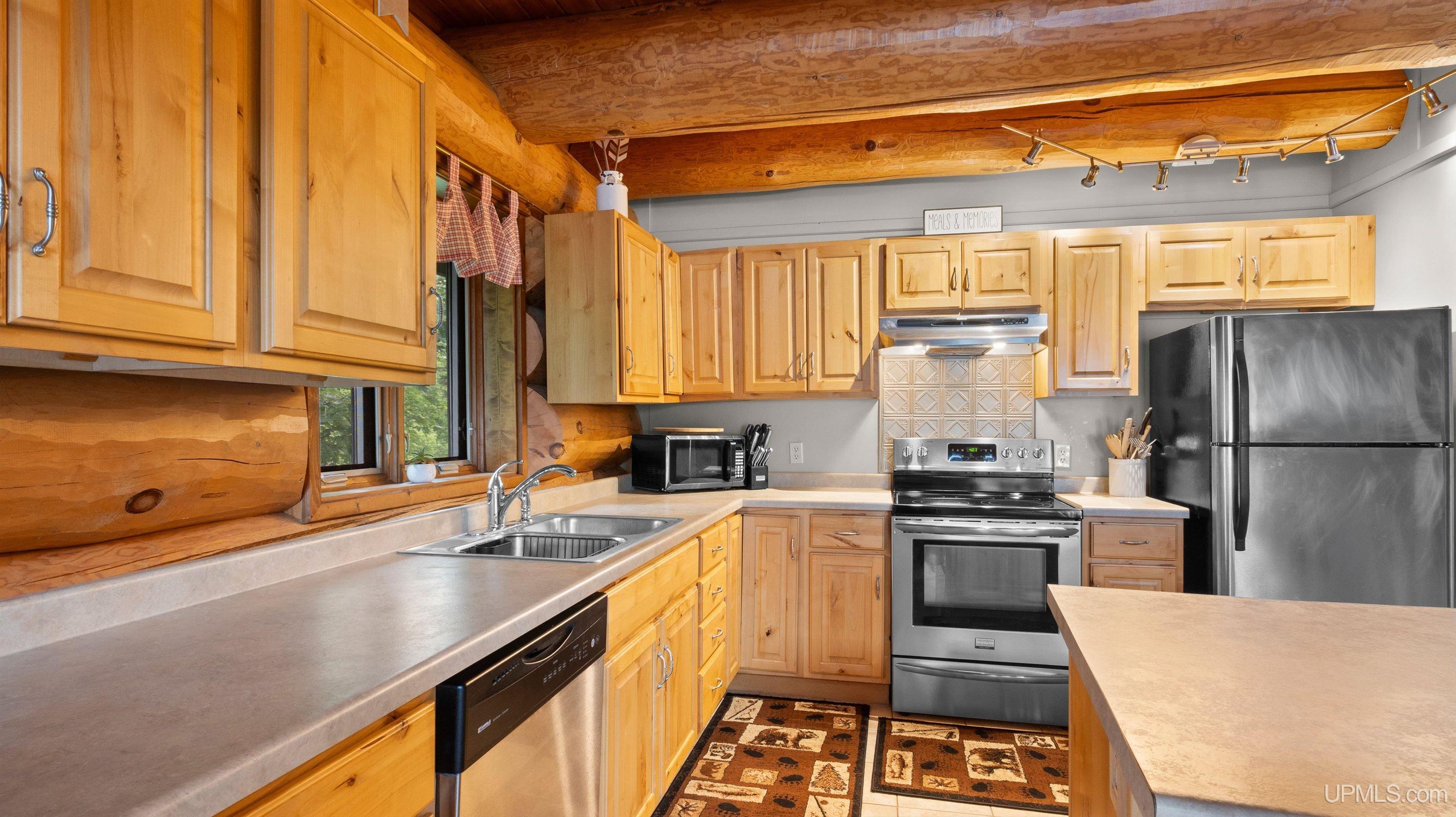3rd image of 1072 M35 Hwy, Bark River, MI 49807 | MLS# 50217210