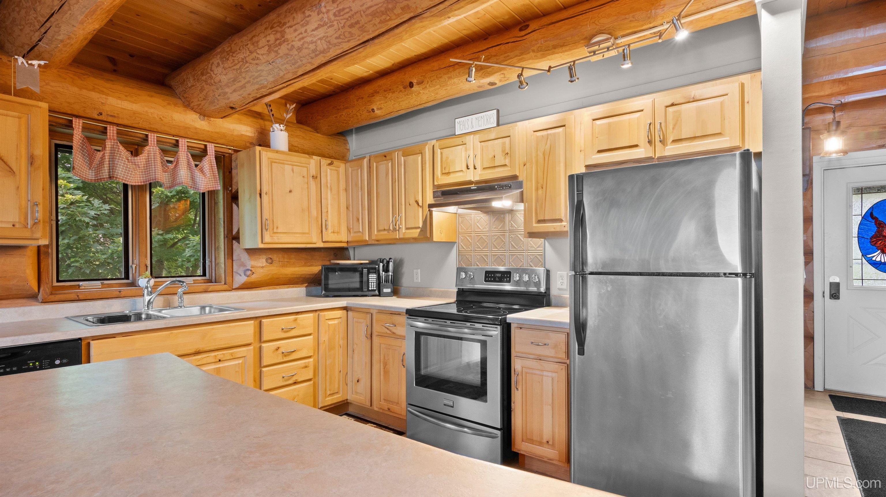 4th image of 1072 M35 Hwy, Bark River, MI 49807 | MLS# 50217210