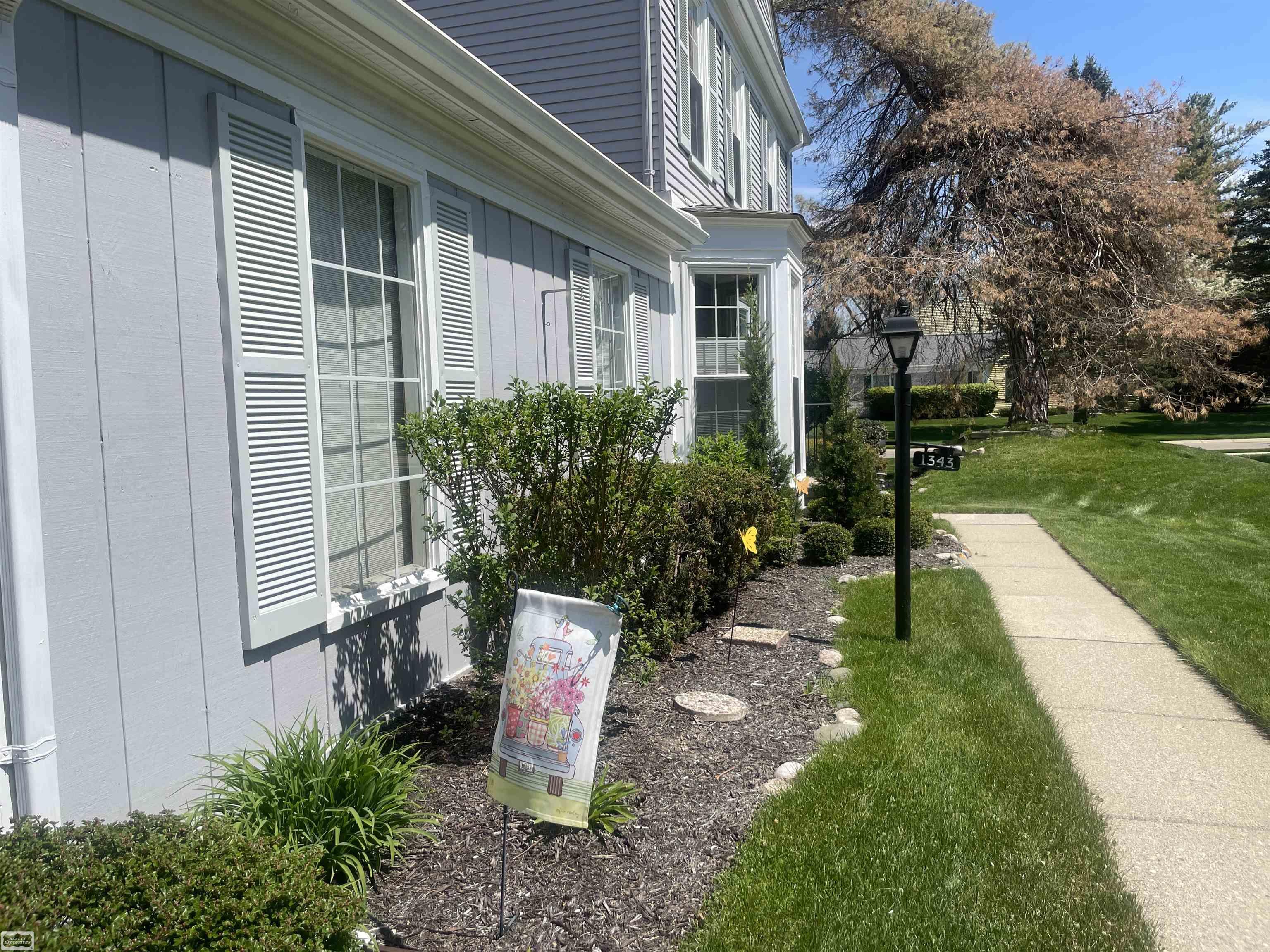 3rd image of 1343 Autumn Ln #APT 66, BLDG 5, Rochester Hills, MI 48306 | MLS# 50217212