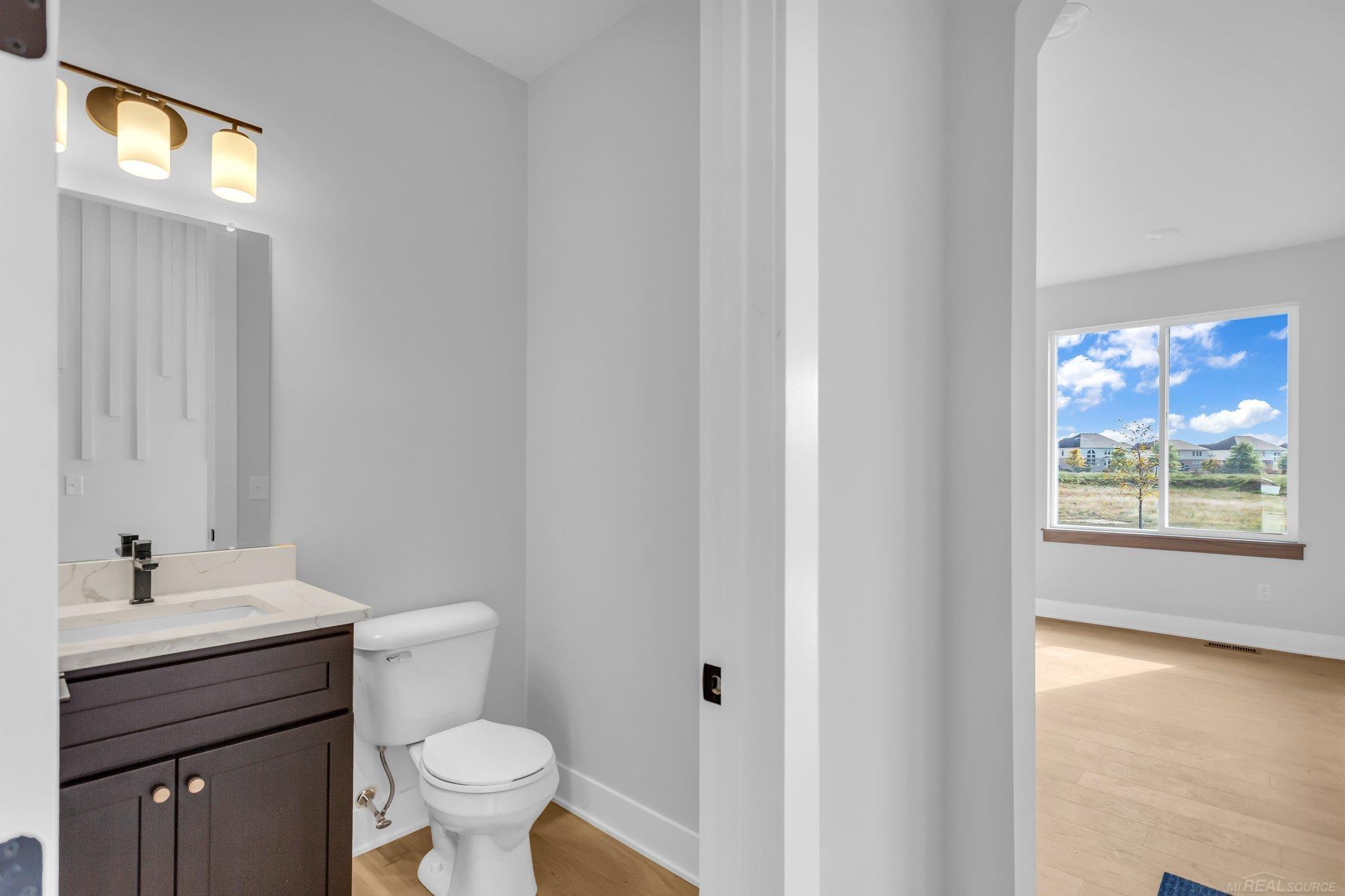 5th image of 42419 Magnolia Dr, Sterling Heights, MI 48314 | MLS# 50217239