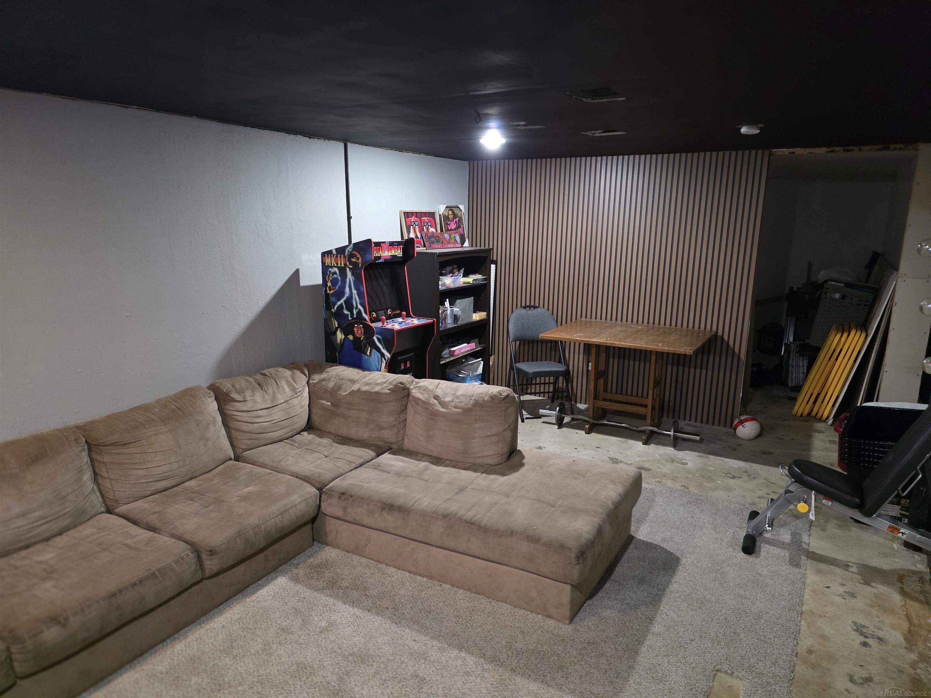 27th image of 633 Aldrich St, Linden, MI 48451 | MLS# 50217256