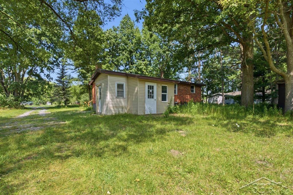 4th image of 956 N Eleven Mile Rd, Sanford, MI 48657 | MLS# 50217286