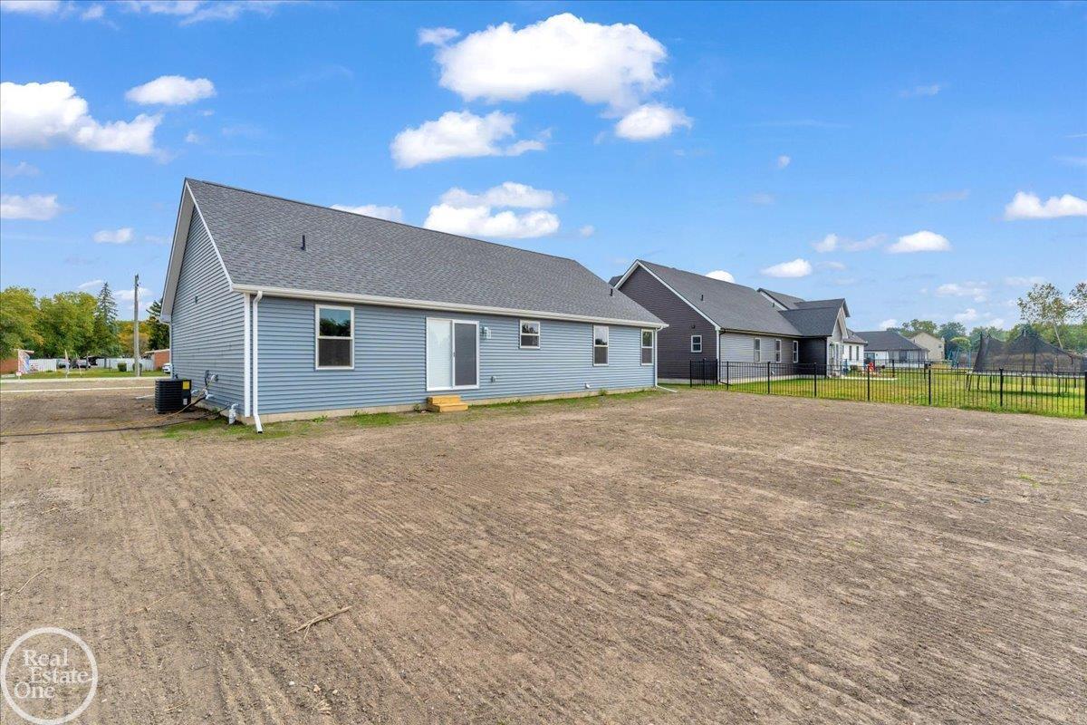 23rd image of 227 Shelldrake Ln #38, Saint Clair, MI 48079 | MLS# 50217292