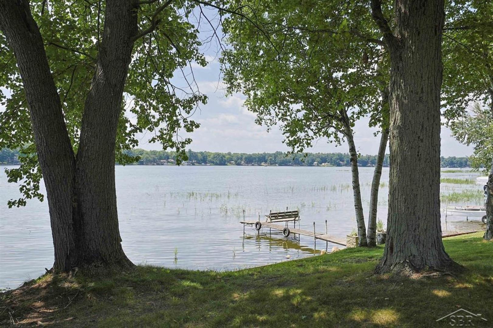 3rd image of 2669 N Lakeview Dr, Sanford, MI 48657 | MLS# 50217295