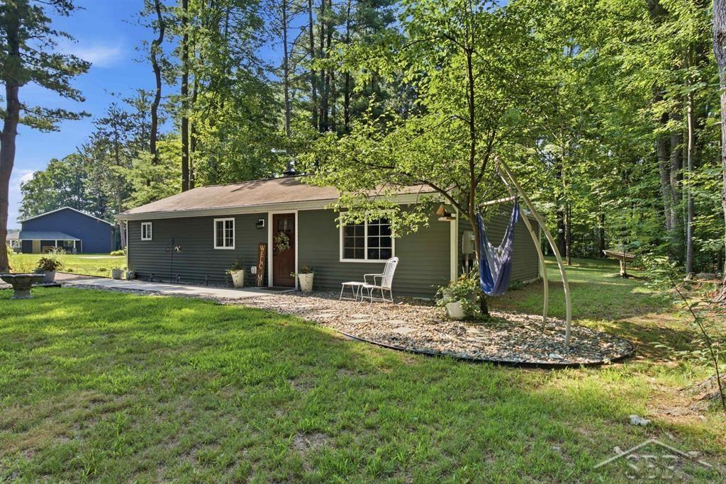 3rd image of 573 W Lemke Ln, Sanford, MI 48657 | MLS# 50217300