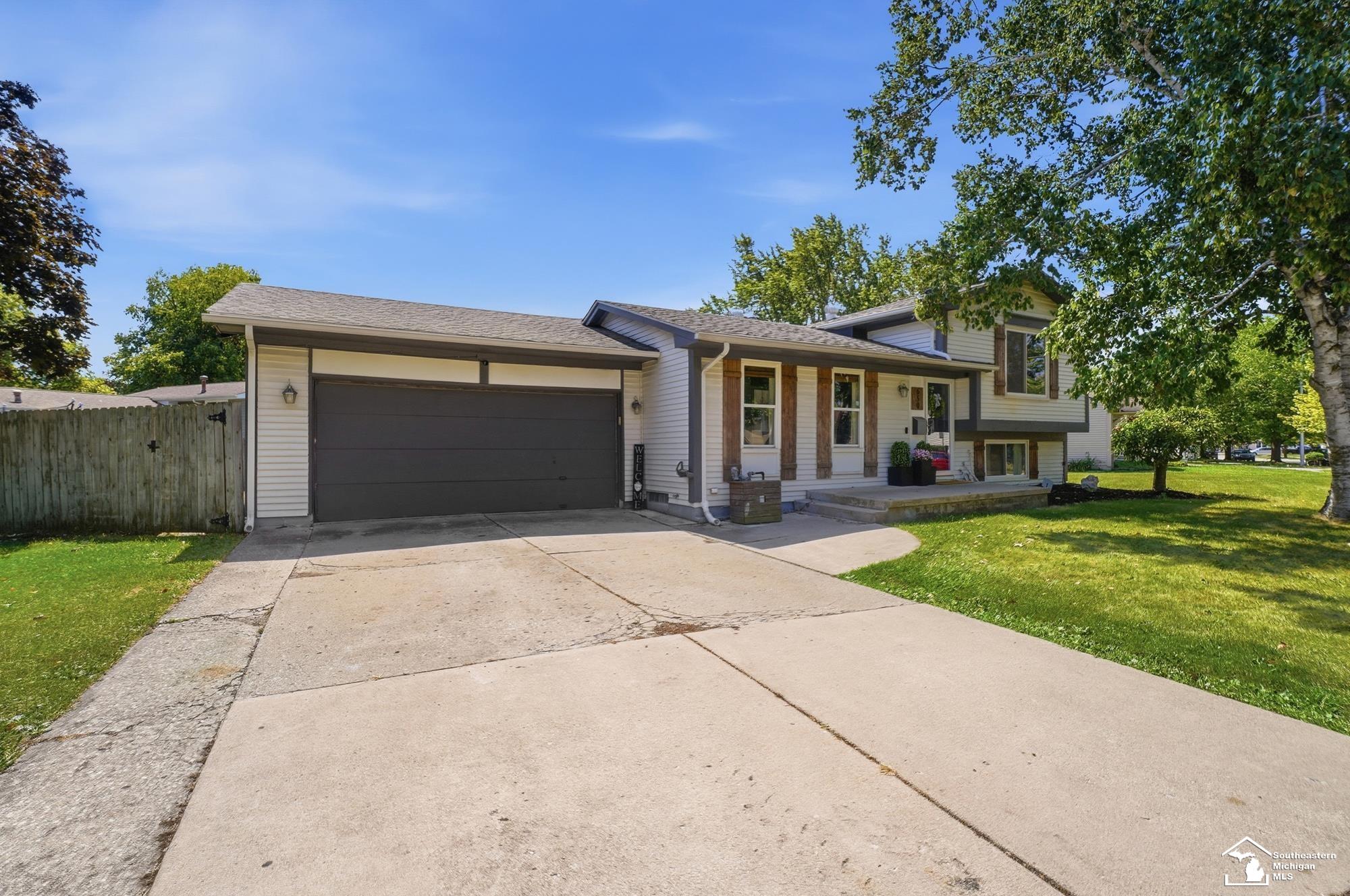 3rd image of 650 Dane Dr, Monroe, MI 48162 | MLS# 50217323