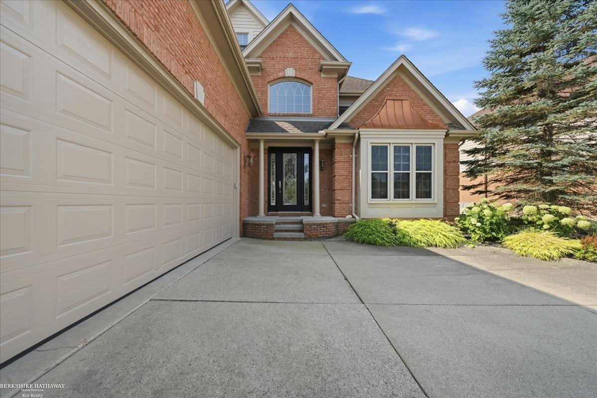 2nd image of 16080 Harvest Spring Ln, Macomb, MI 48042 | MLS# 50217335