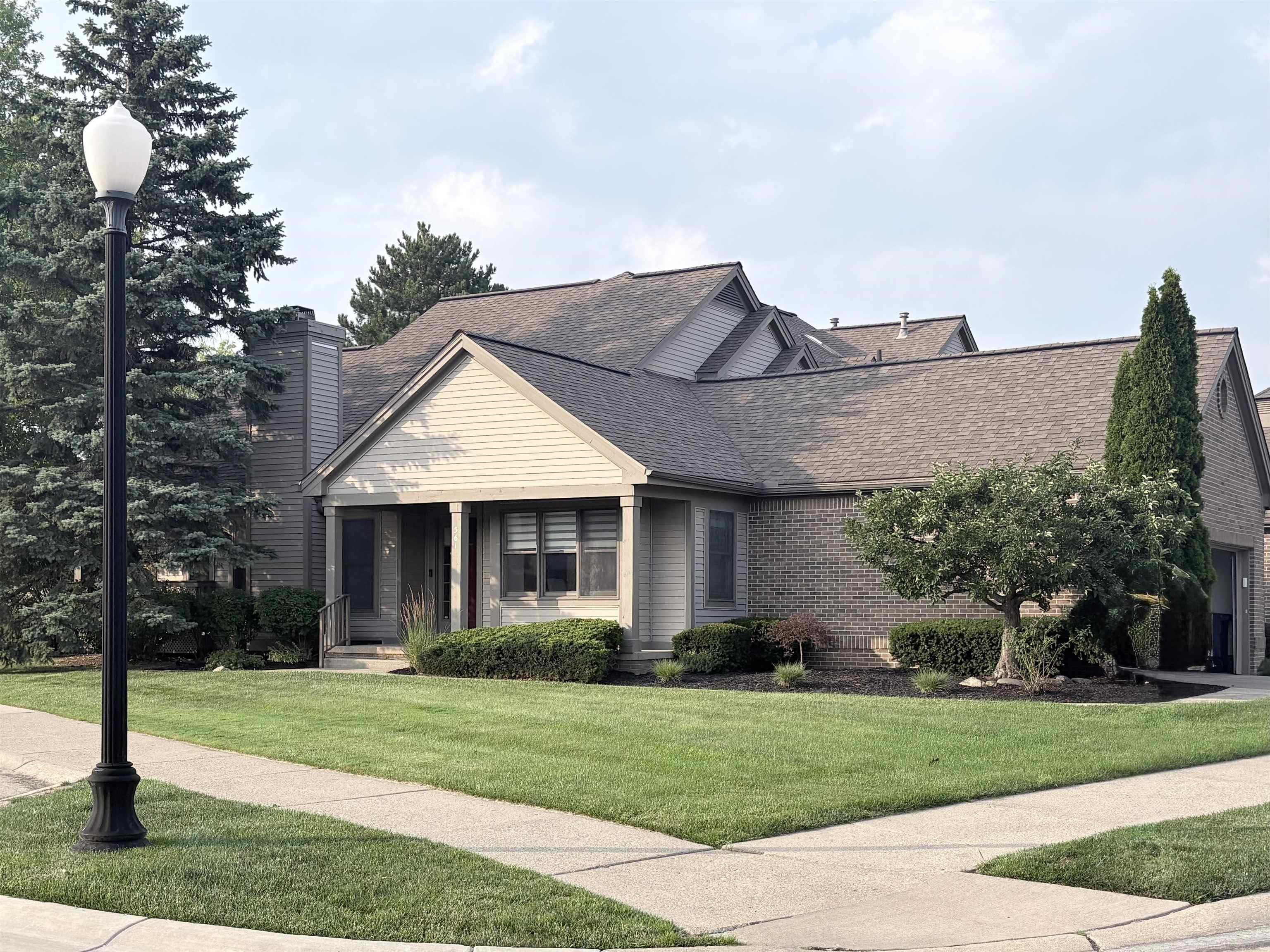1st image of 561 Galen Cir, Ann Arbor, MI 48103 | MLS# 50217417