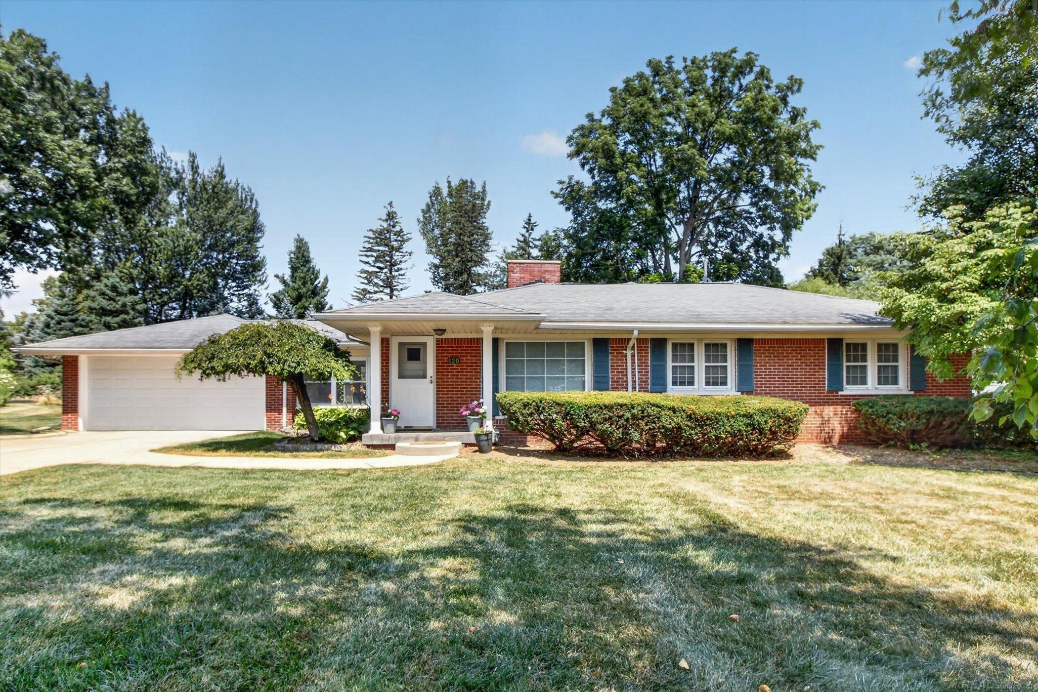 3rd image of 120 Montmorency Rd, Rochester Hills, MI 48307 | MLS# 50217478