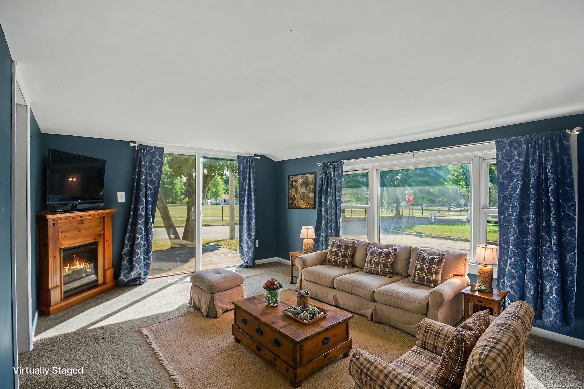 303 Parkway Street photo 2