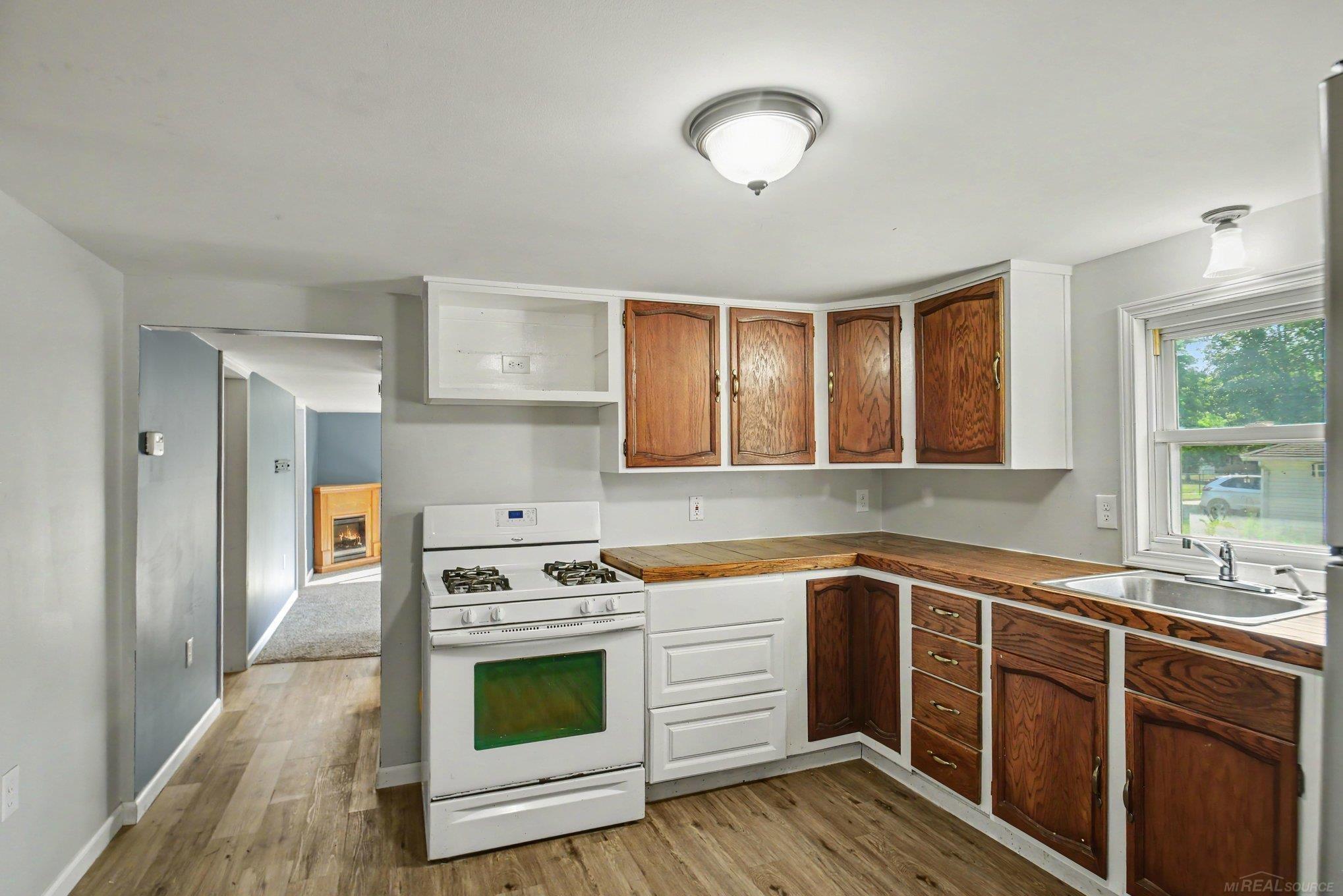 303 Parkway Street photo 16