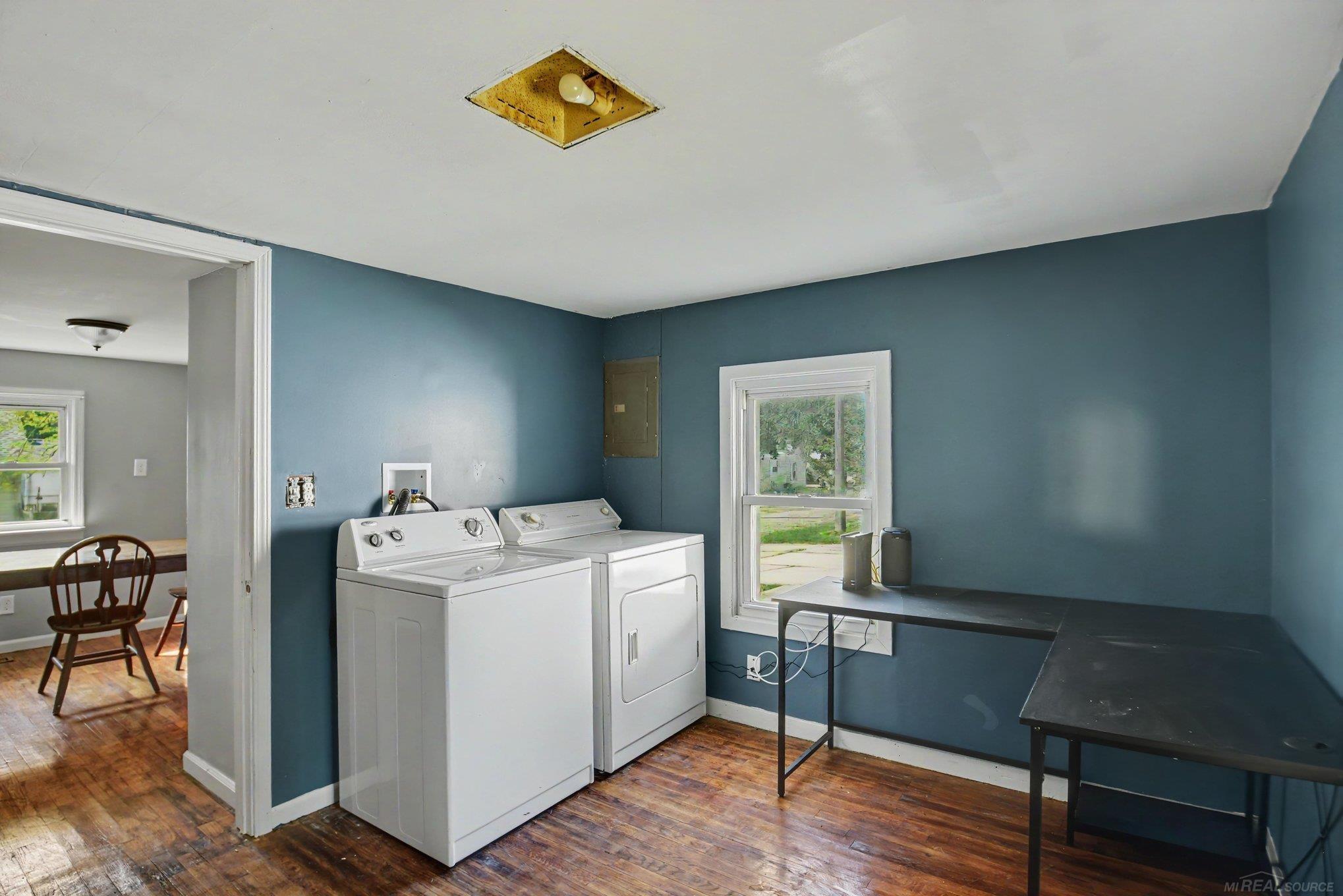 303 Parkway Street photo 8