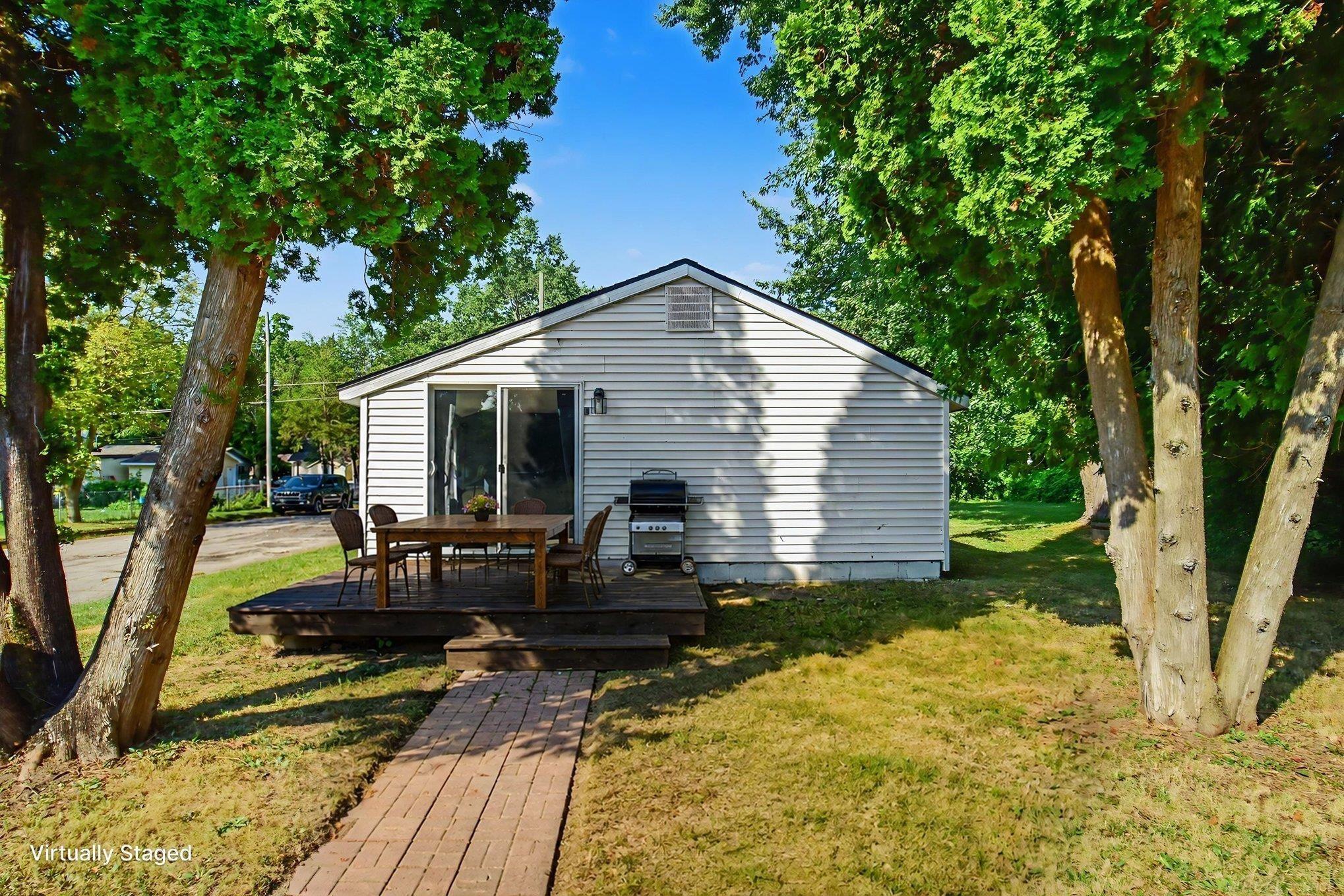 303 Parkway Street photo 10