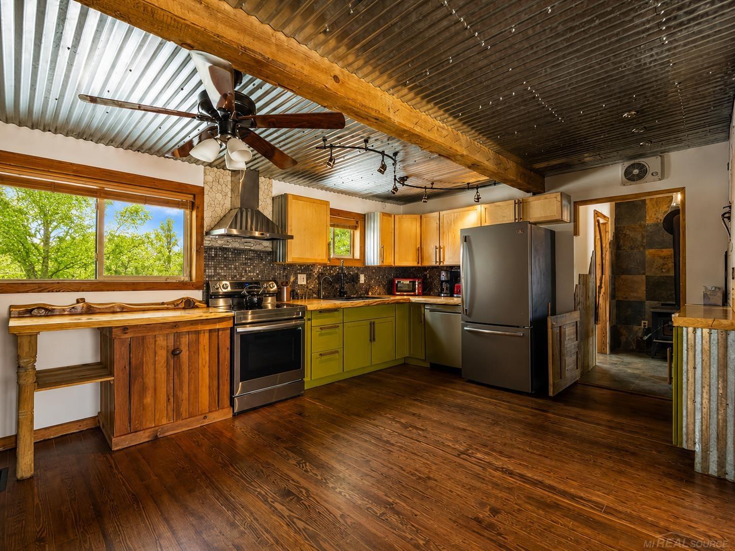 8839 Petz Road photo 15