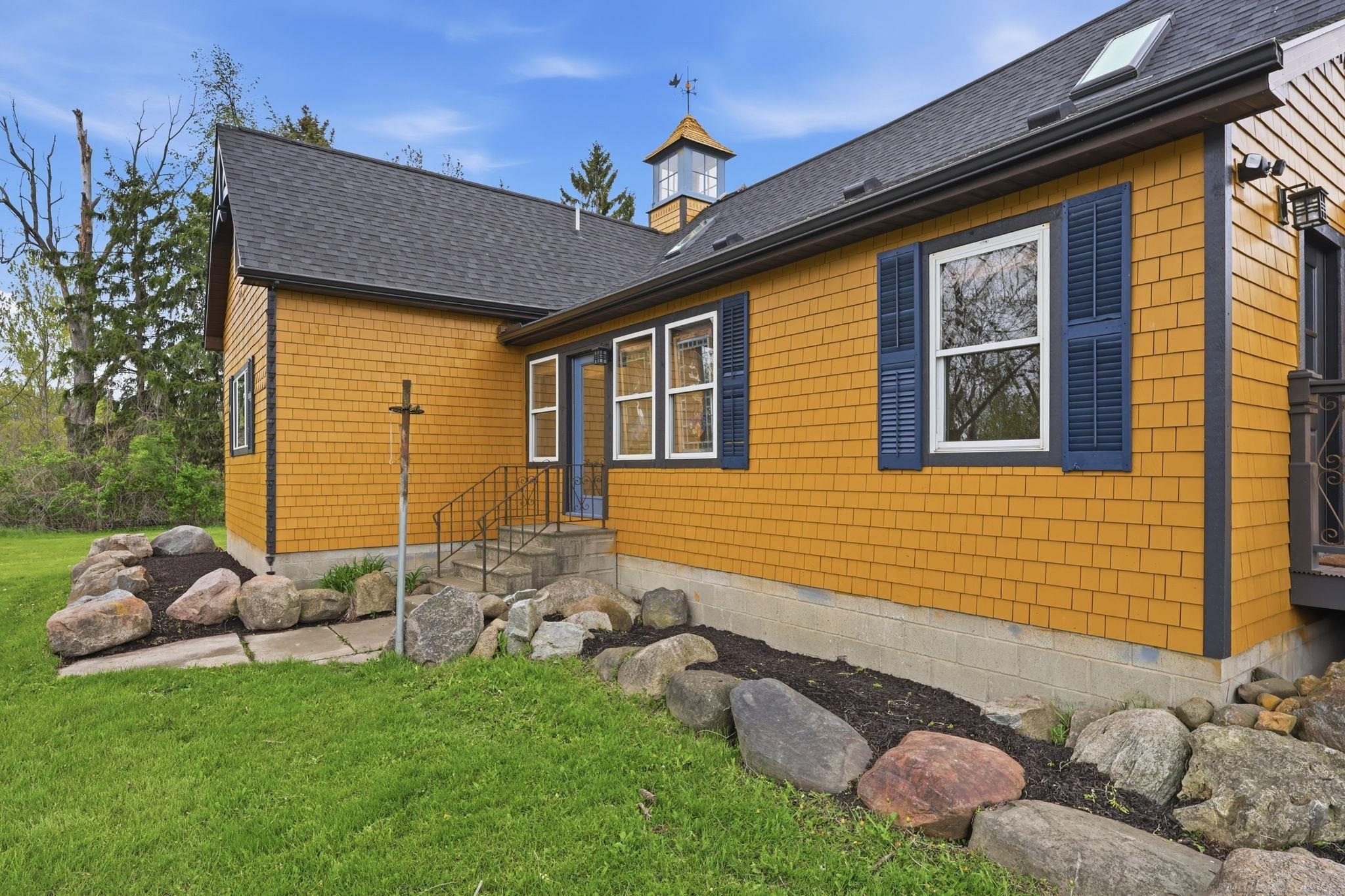 8839 Petz Road photo 5