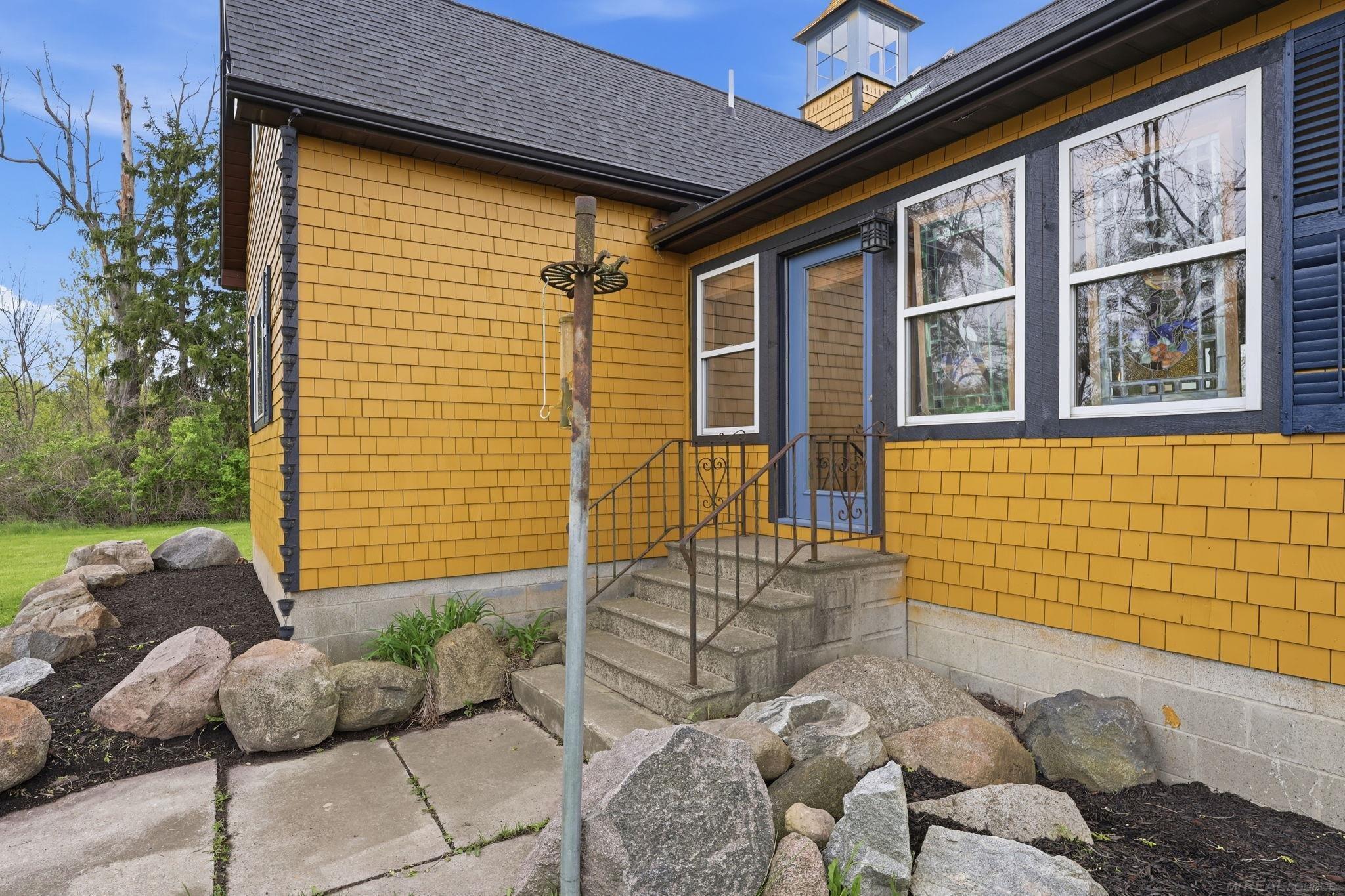 8839 Petz Road photo 6