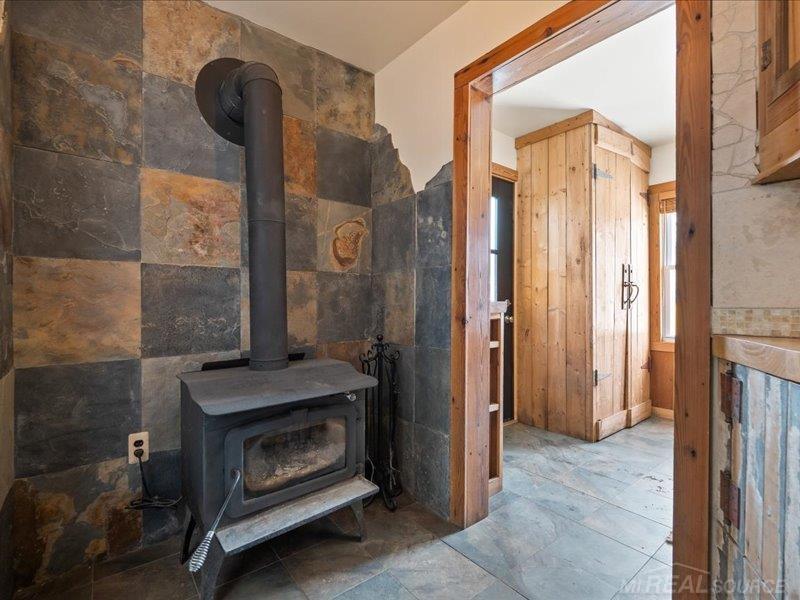 8839 Petz Road photo 10