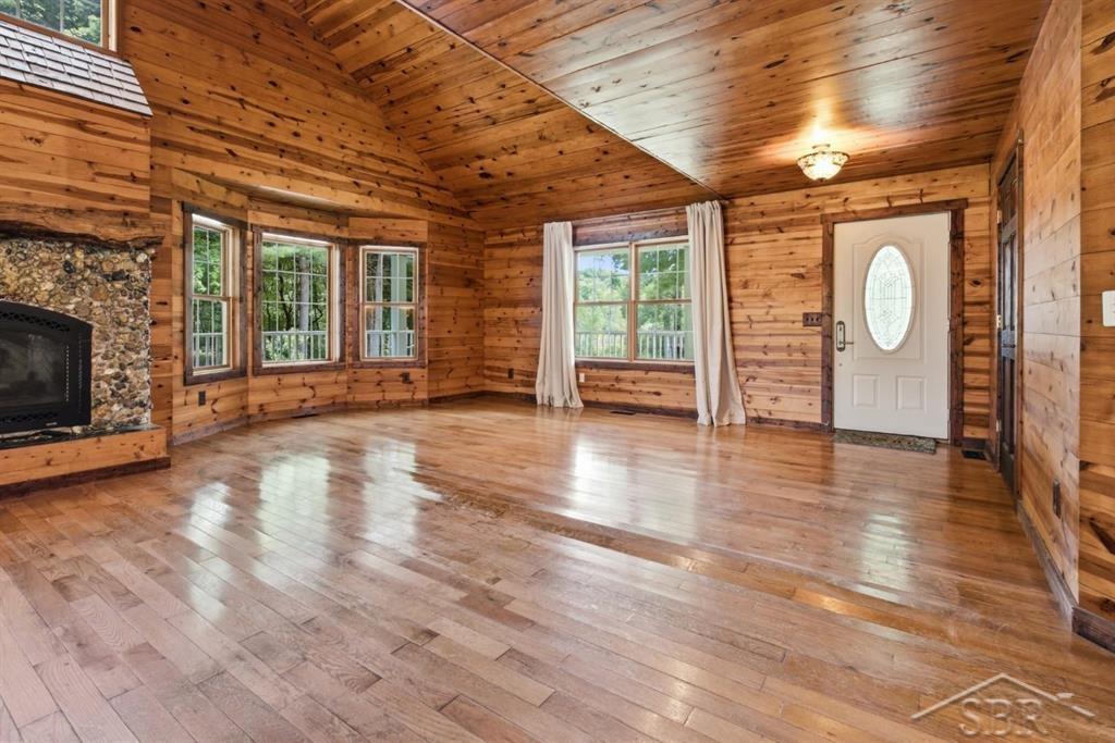 4991 Millis Road photo 10