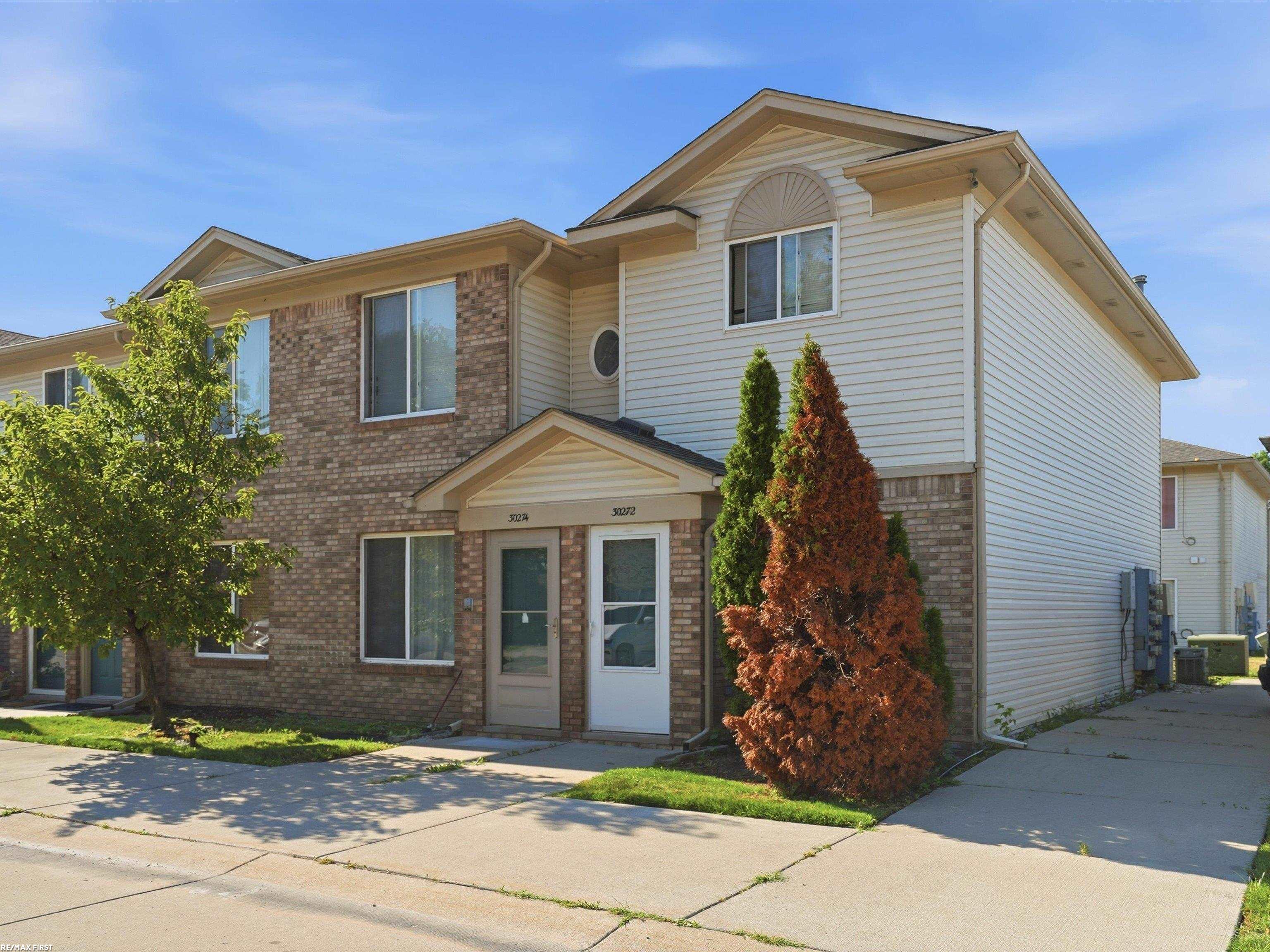 2nd image of 30272 Wedgewood Cir, Roseville, MI 48066 | MLS# 50217572