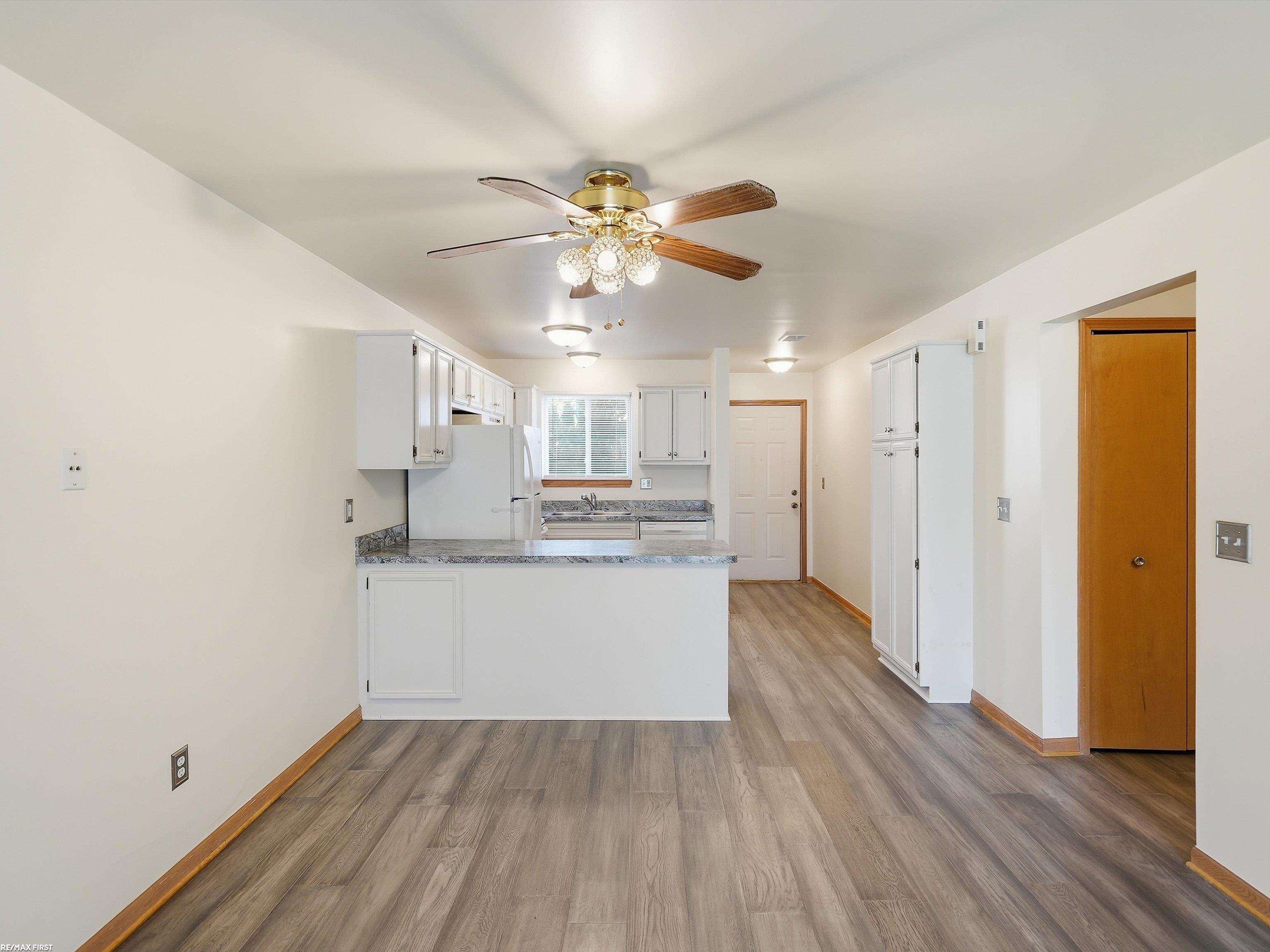 5th image of 30272 Wedgewood Cir, Roseville, MI 48066 | MLS# 50217572