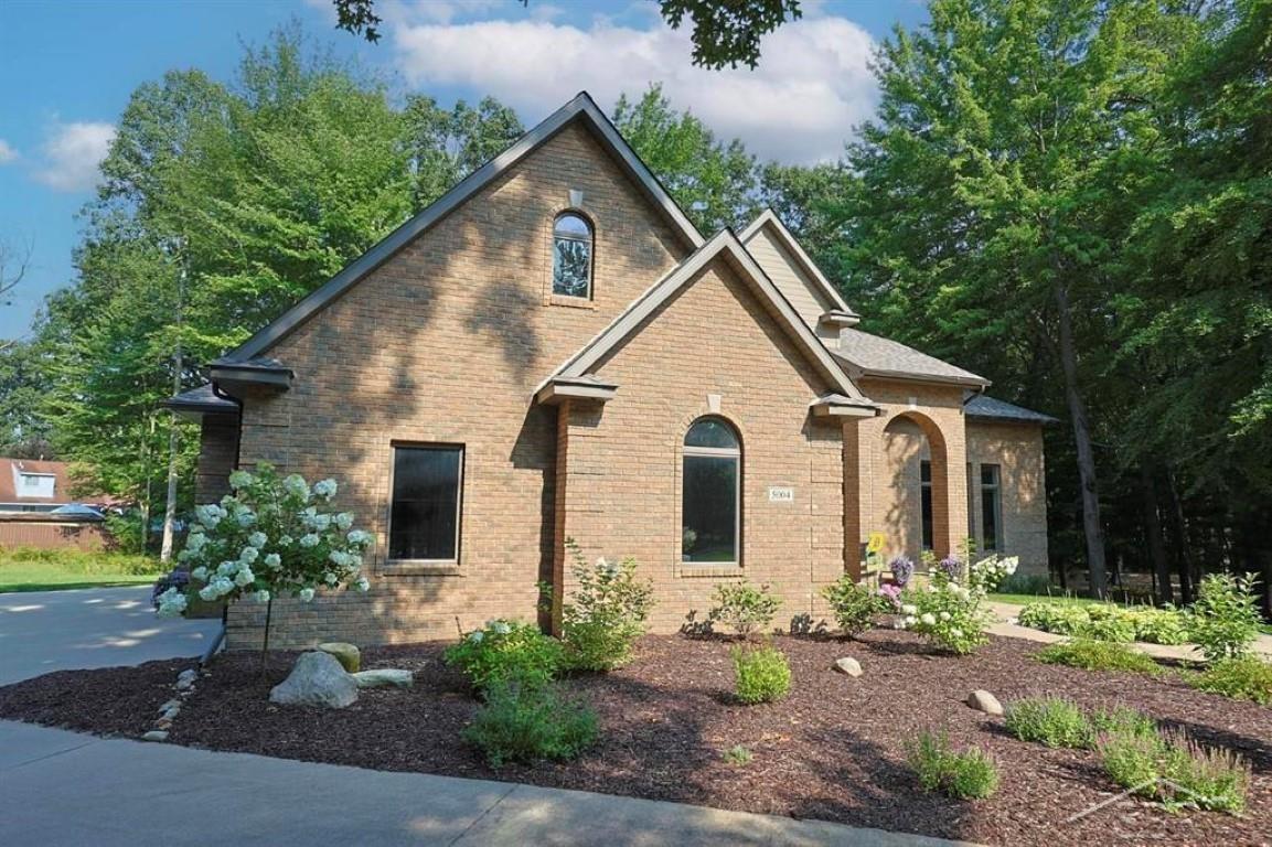 3rd image of 5004 Bristlecone Dr, Midland, MI 48642 | MLS# 50217583
