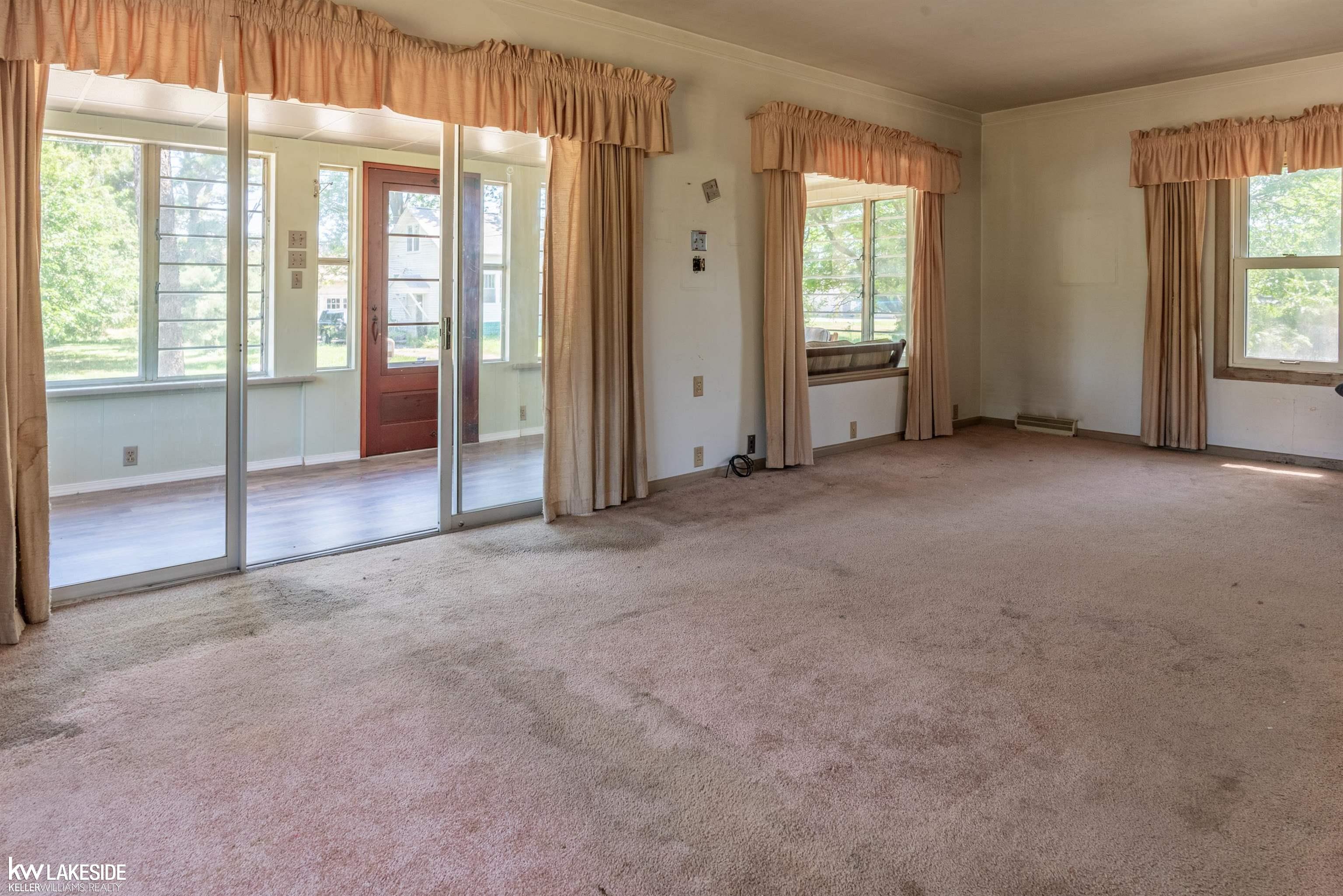 Photo 4 of Single family home for sale at 35093 Hengesbach Dr, Clinton Township, MI 48035 | MLS# 58050217587 | Listing updated on 2026-09-16