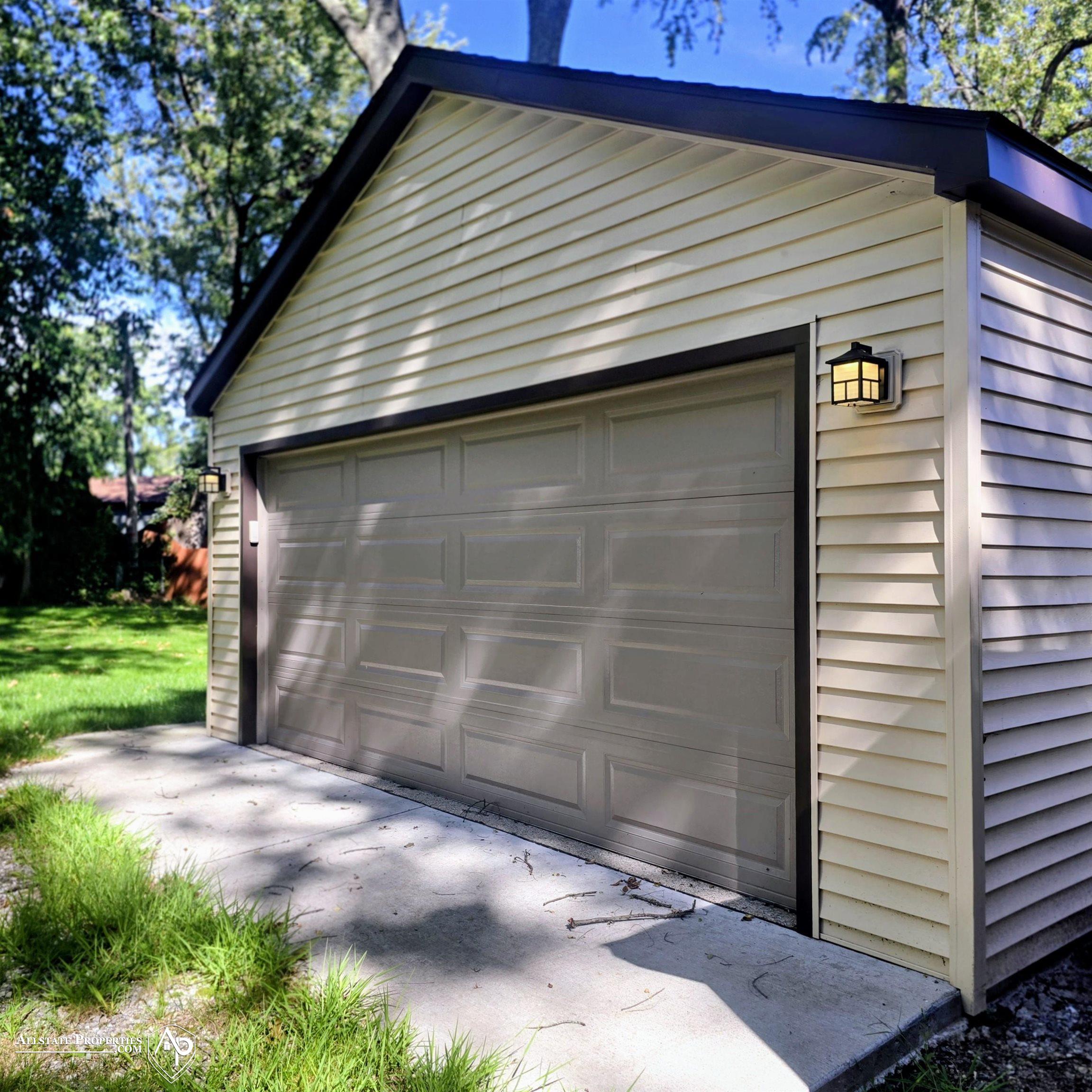 Photo 2 of Single family home for sale at 4149 Howarth Ter, West Bloomfield, MI 48323 | MLS# 5050217606 | Listing updated on 2026-09-29