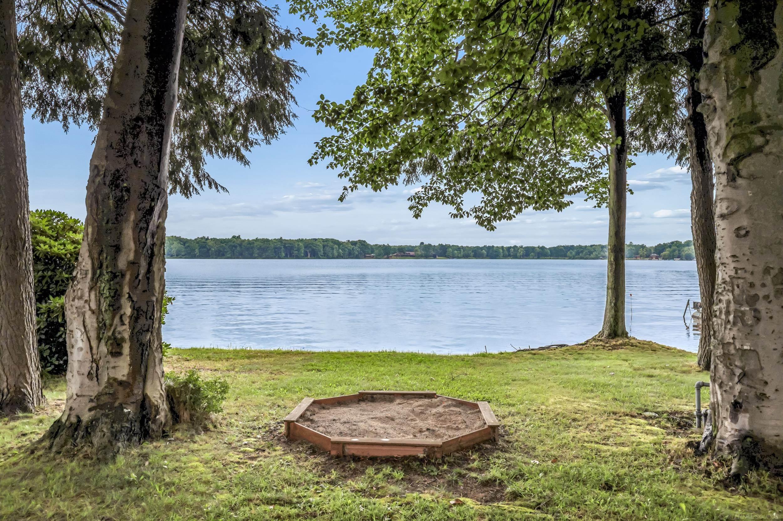 4th image of 1932 W Parklane Ln, White Cloud, MI 49349 | MLS# 50217647