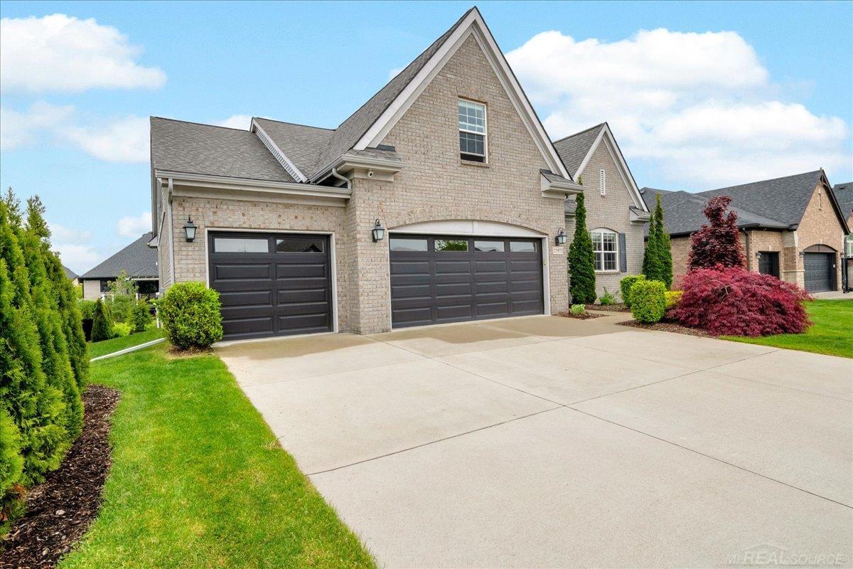 Photo 3 of Single family home for sale at 21972 E Majestic Dr, Macomb, MI 48044 | MLS# 58050217664 | Listing updated on 2026-09-14