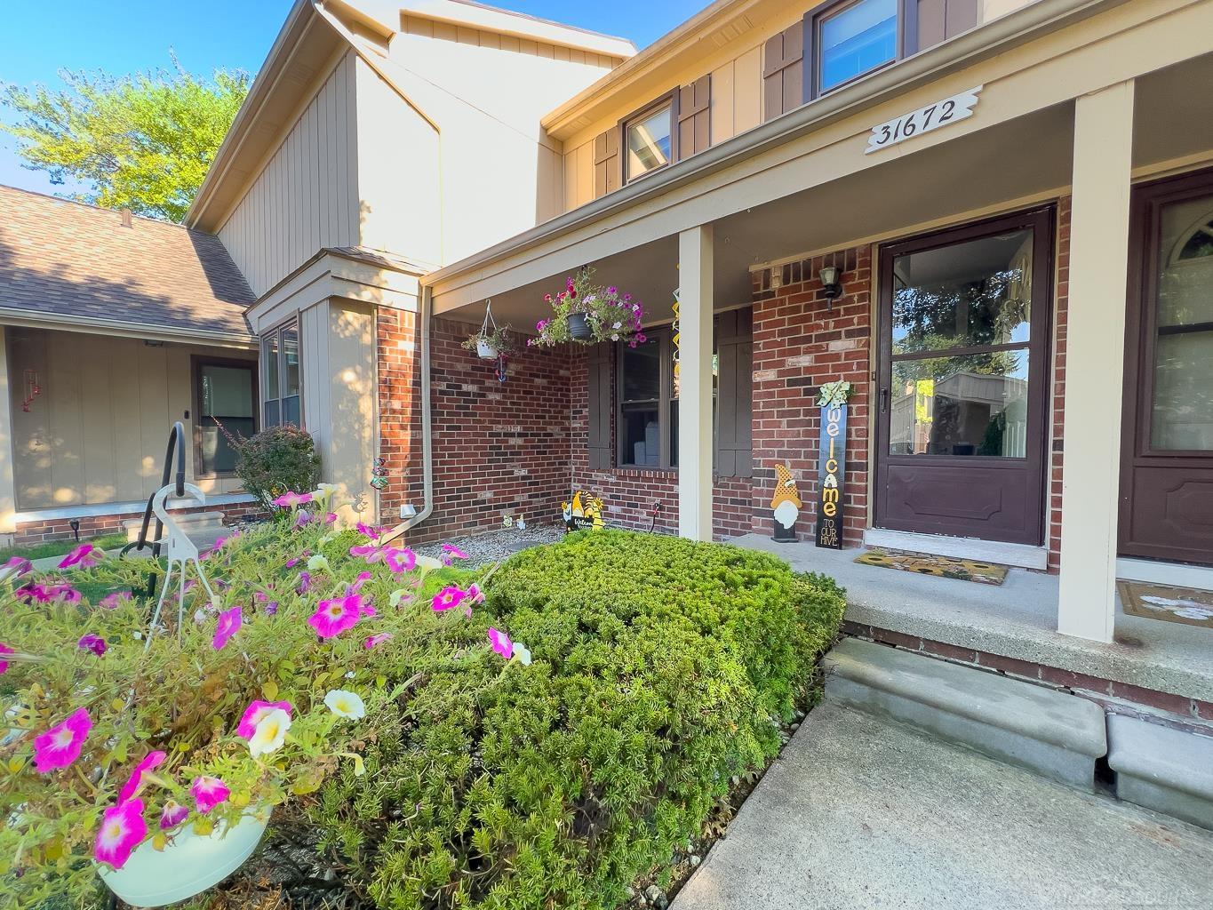 Listing Photo 1 - Condo for sale in building located at 31672 Bear Creek Blvd, Warren, MI 48093