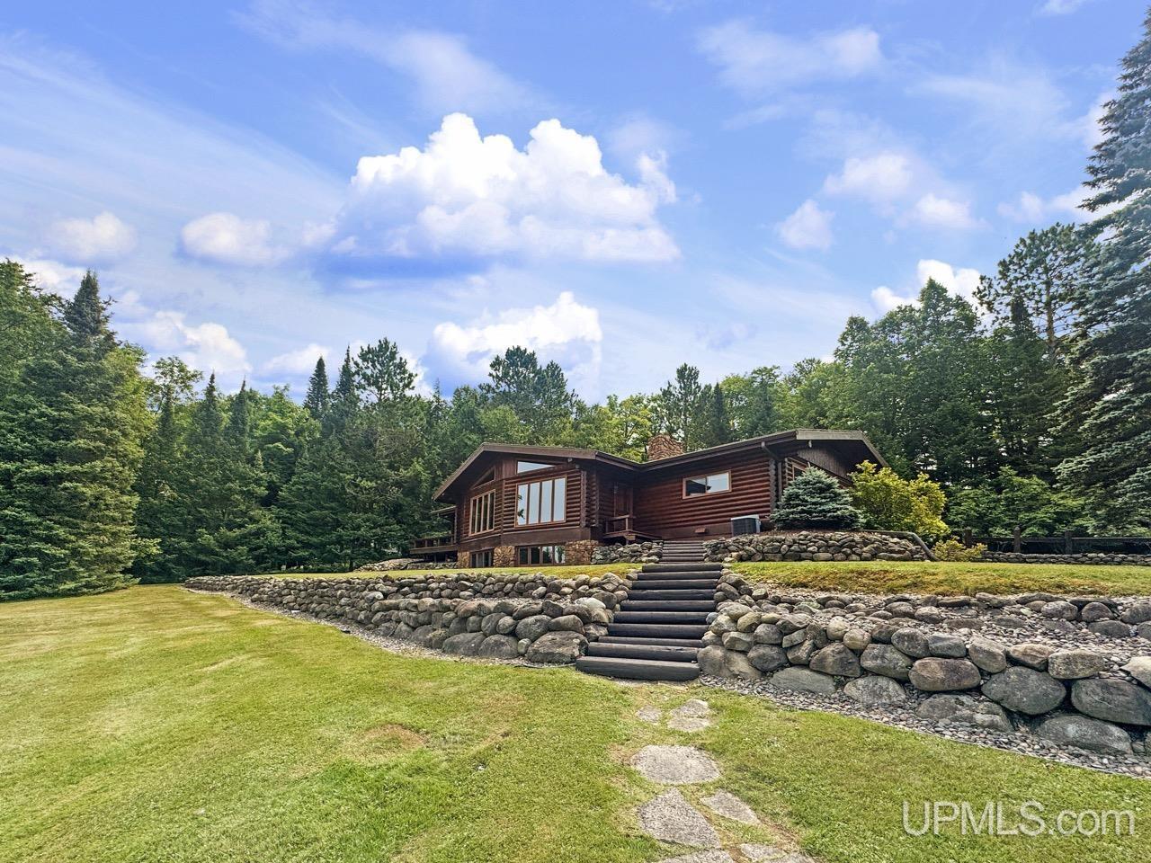 Photo 2 of Single family home for sale at 189 E Park Dr, Iron River, MI 49935 | MLS# 50217676 | Listing updated on 2026-10-07