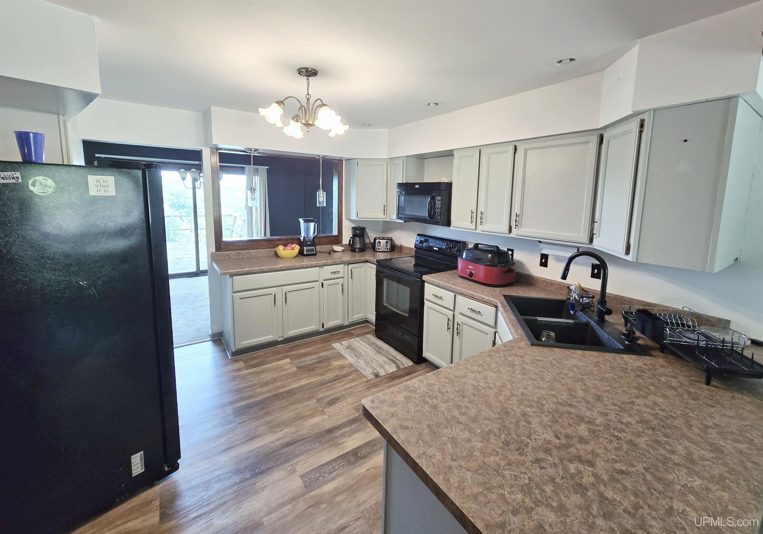 N4073 Pine Mountain Drive