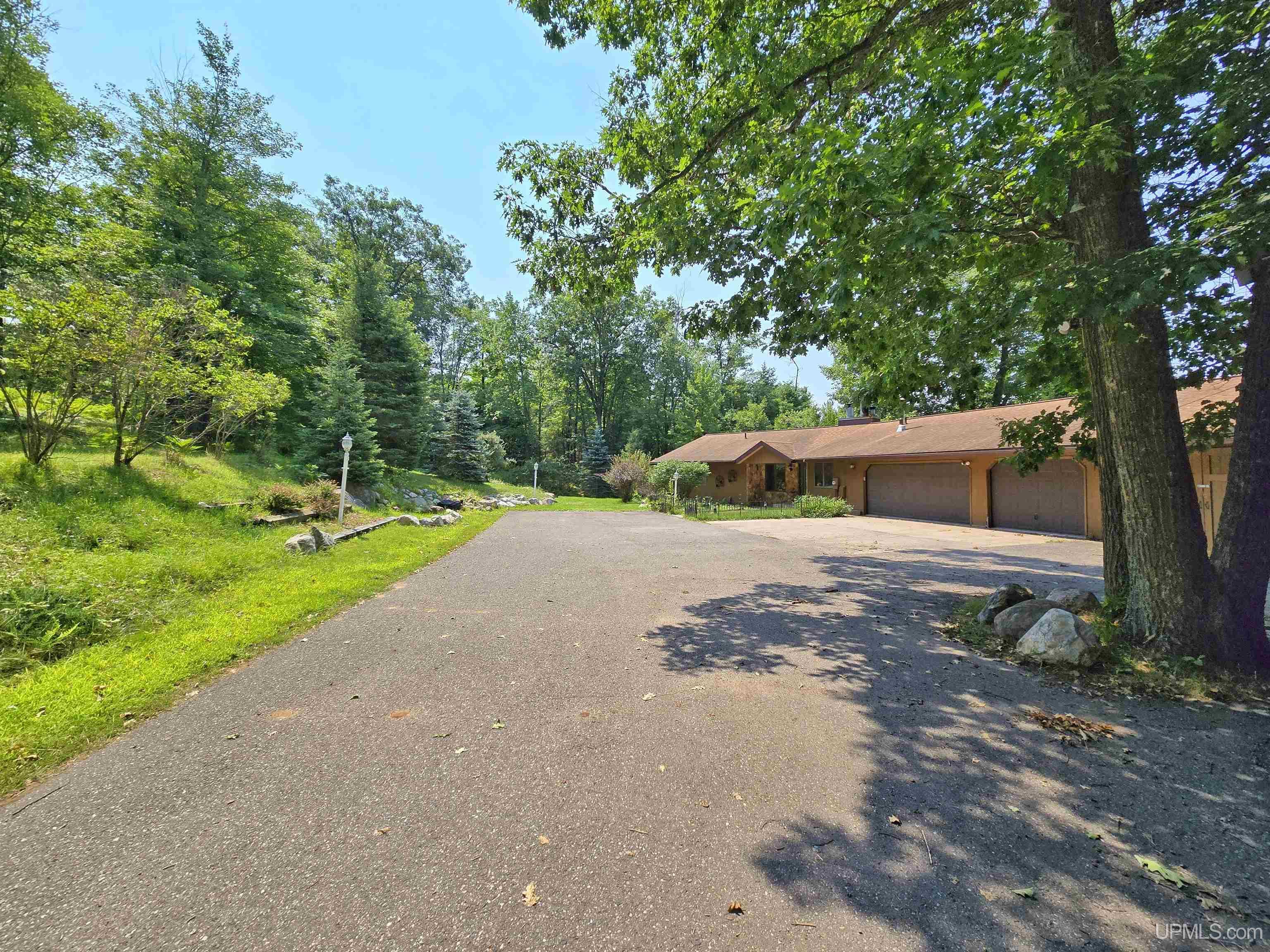 4th image of N4073 Pine Mountain Dr, Iron Mountain, MI 49801 | MLS# 50217689