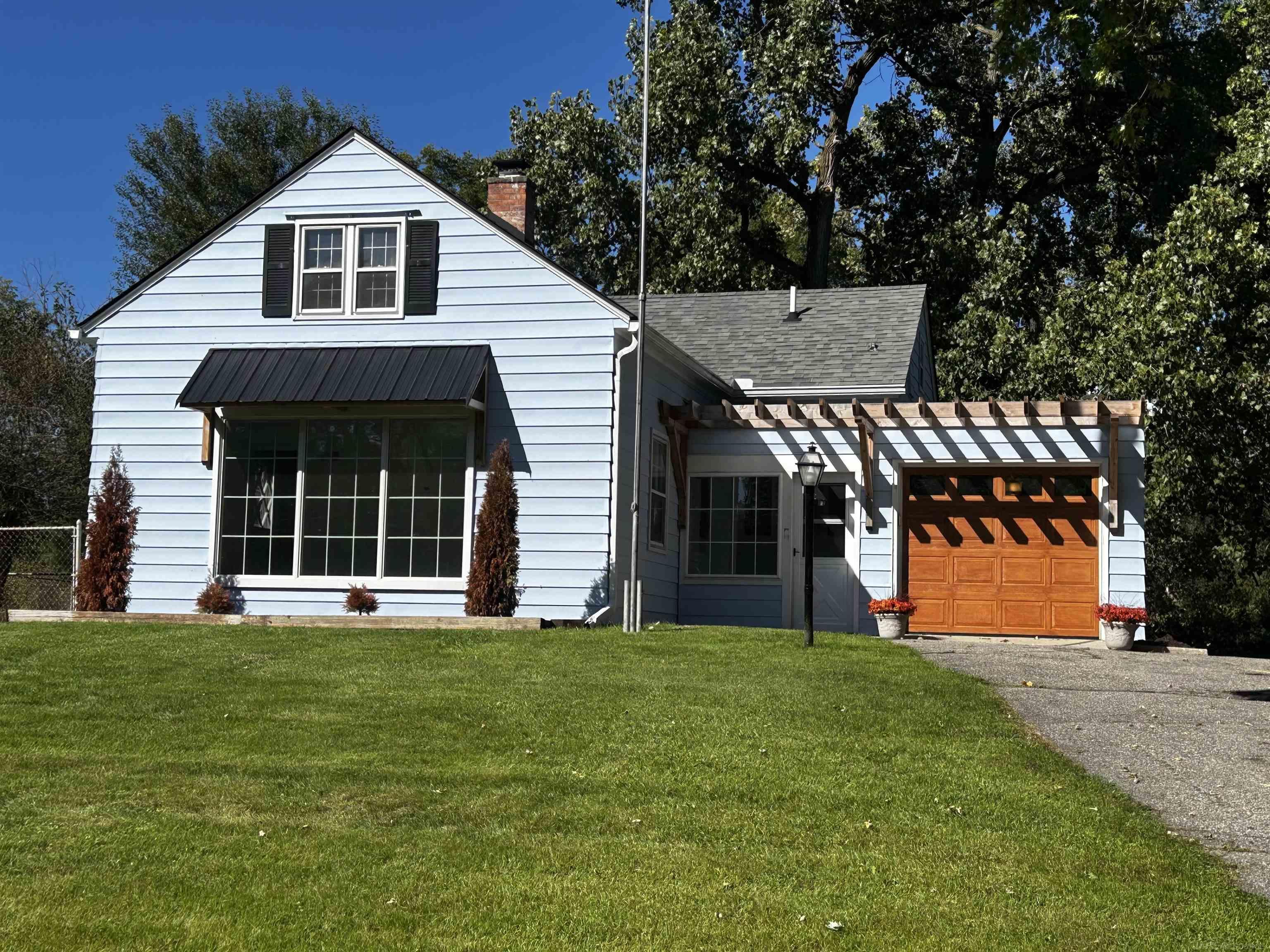 Photo 1 of Single family home for sale at 1380 W Bemis Rd, Saline, MI 48176 | MLS# 58050217697 | Listing updated on 2026-09-27
