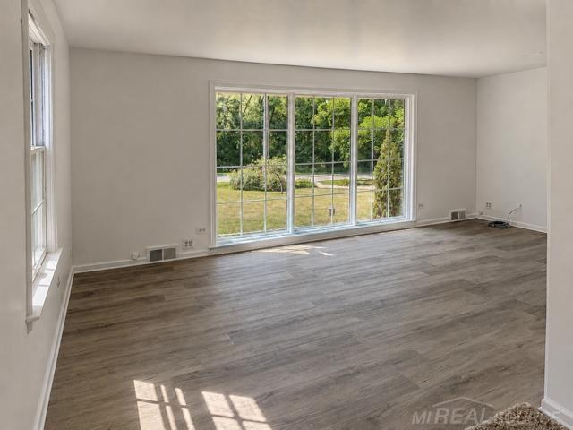 Photo 2 of Single family home for sale at 1380 W Bemis Rd, Saline, MI 48176 | MLS# 58050217697 | Listing updated on 2026-09-27