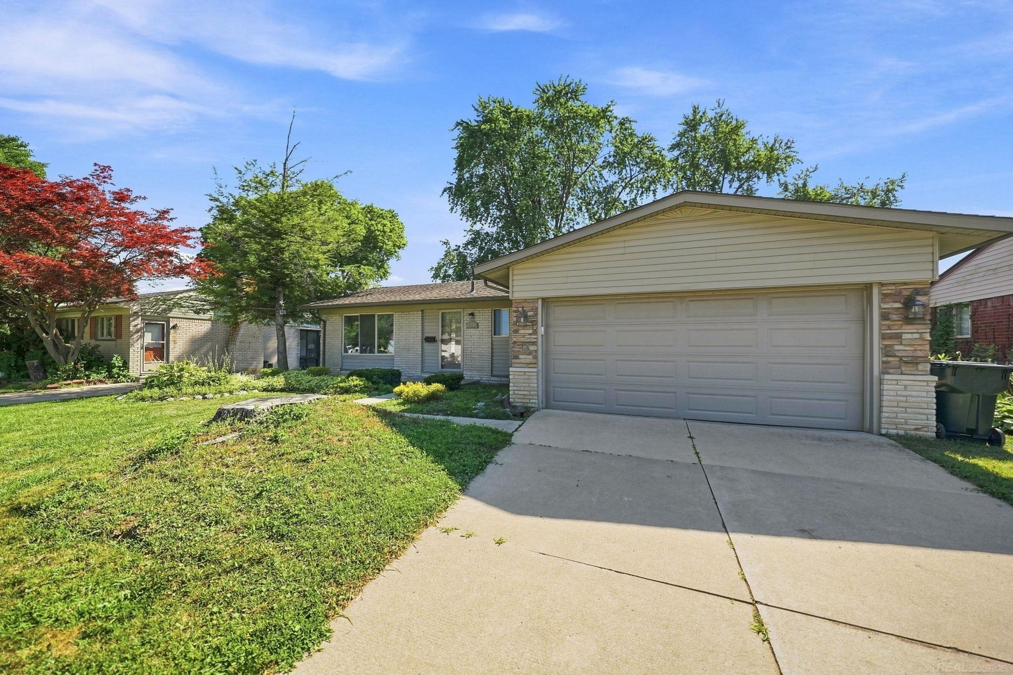 2nd image of 37340 Castleton Dr, Sterling Heights, MI 48312 | MLS# 58050217702