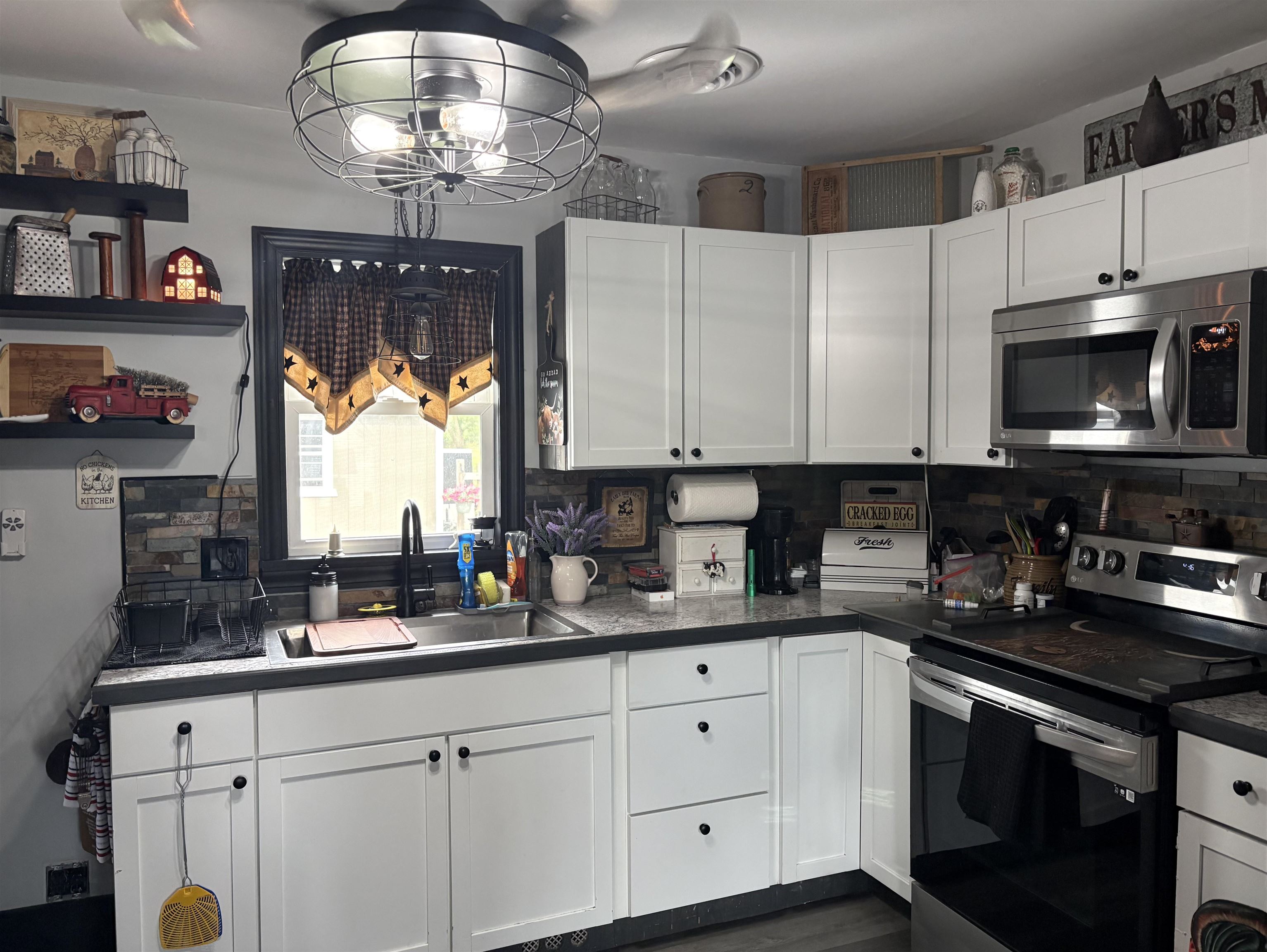 Photo 3 of Single family home for sale at 2643 S Center Rd, Saginaw, MI 48609 | MLS# 60050217704 | Listing updated on 2026-09-18