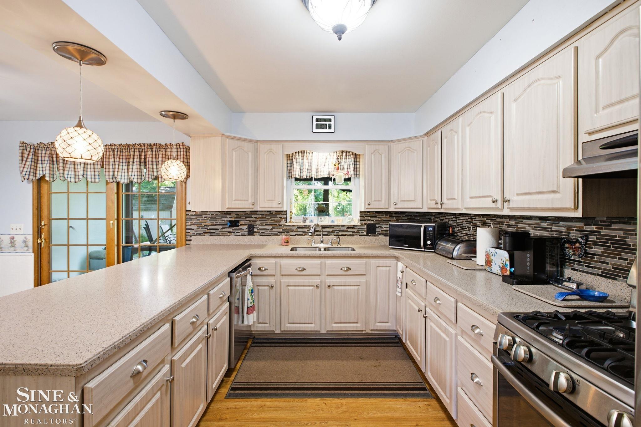 Photo 3 of Single family home for sale at 3655 Ravenswood Rd, Marysville, MI 48040 | MLS# 58050217711 | Listing updated on 2026-10-07