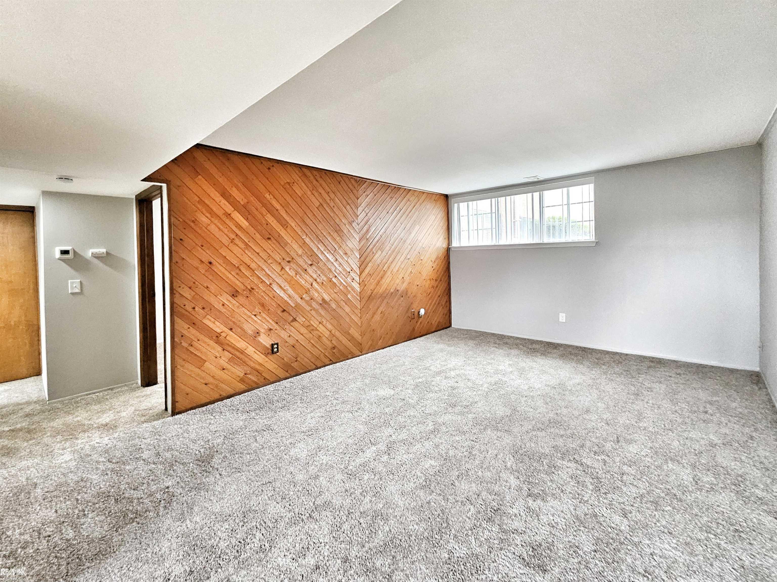 5th image of 8161 Denwood Dr, Sterling Heights, MI 48312