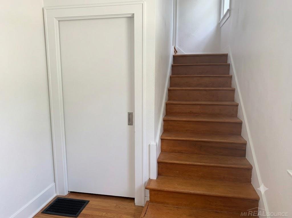 2nd image of 857 Aberdeen Ne St, Grand Rapids, MI 49505 | MLS# 50217763