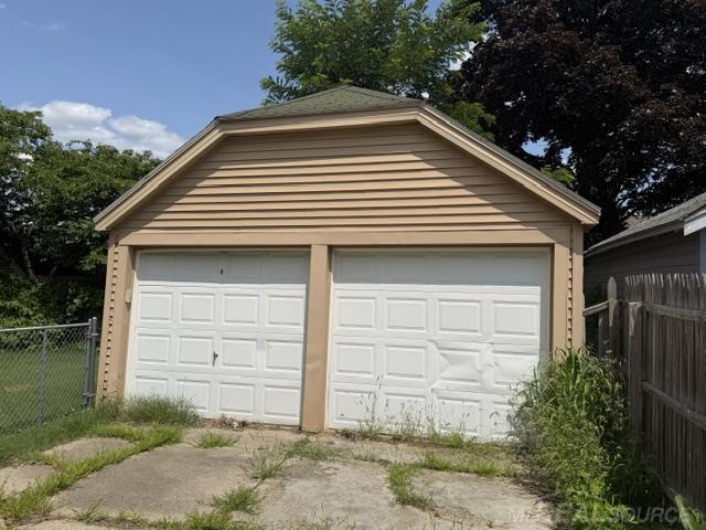 16th image of 857 Aberdeen Ne St, Grand Rapids, MI 49505 | MLS# 50217763