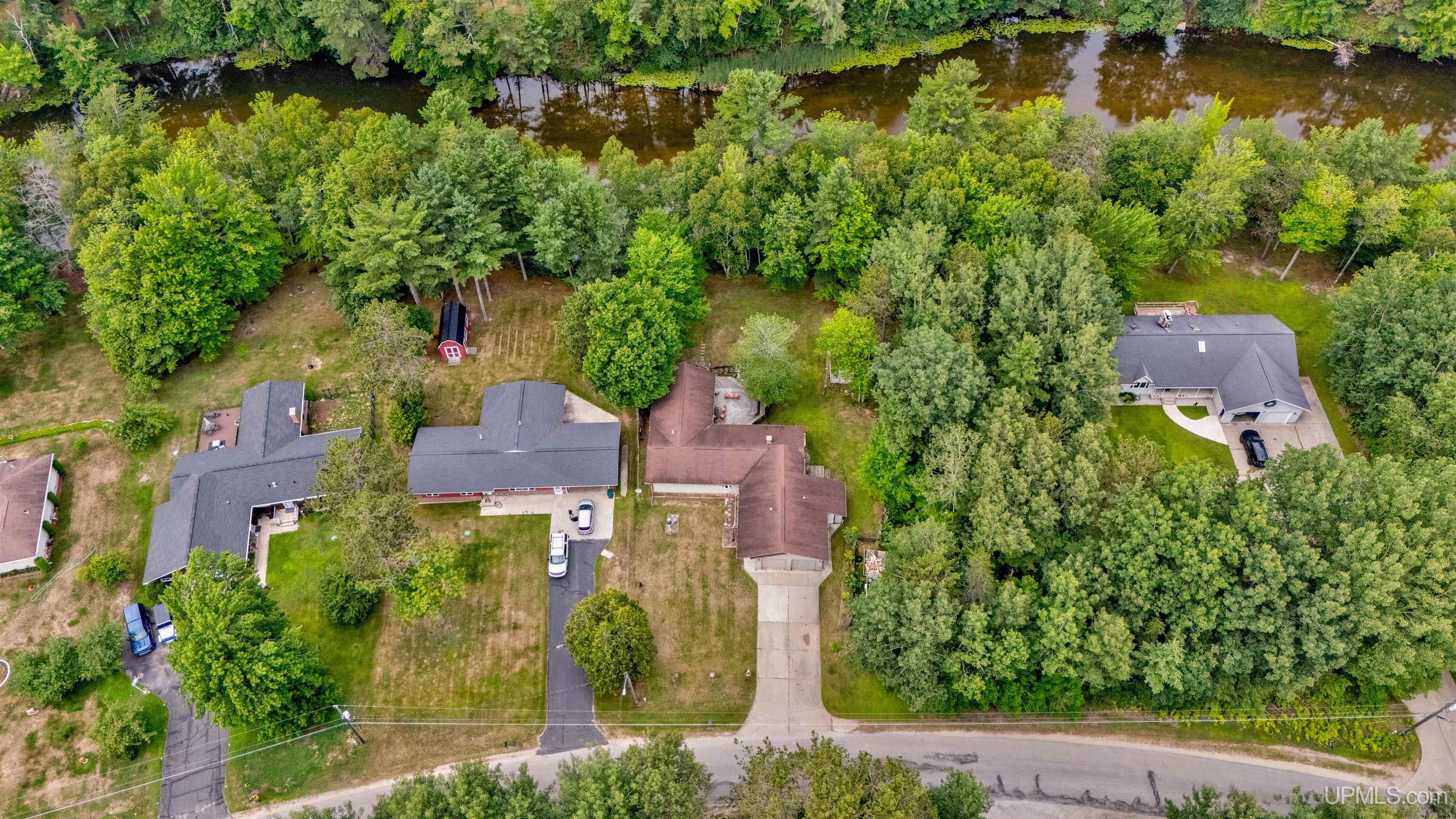 5th image of 7618 W Riverview Dr, Manistique, MI 49854 | MLS# 50217868