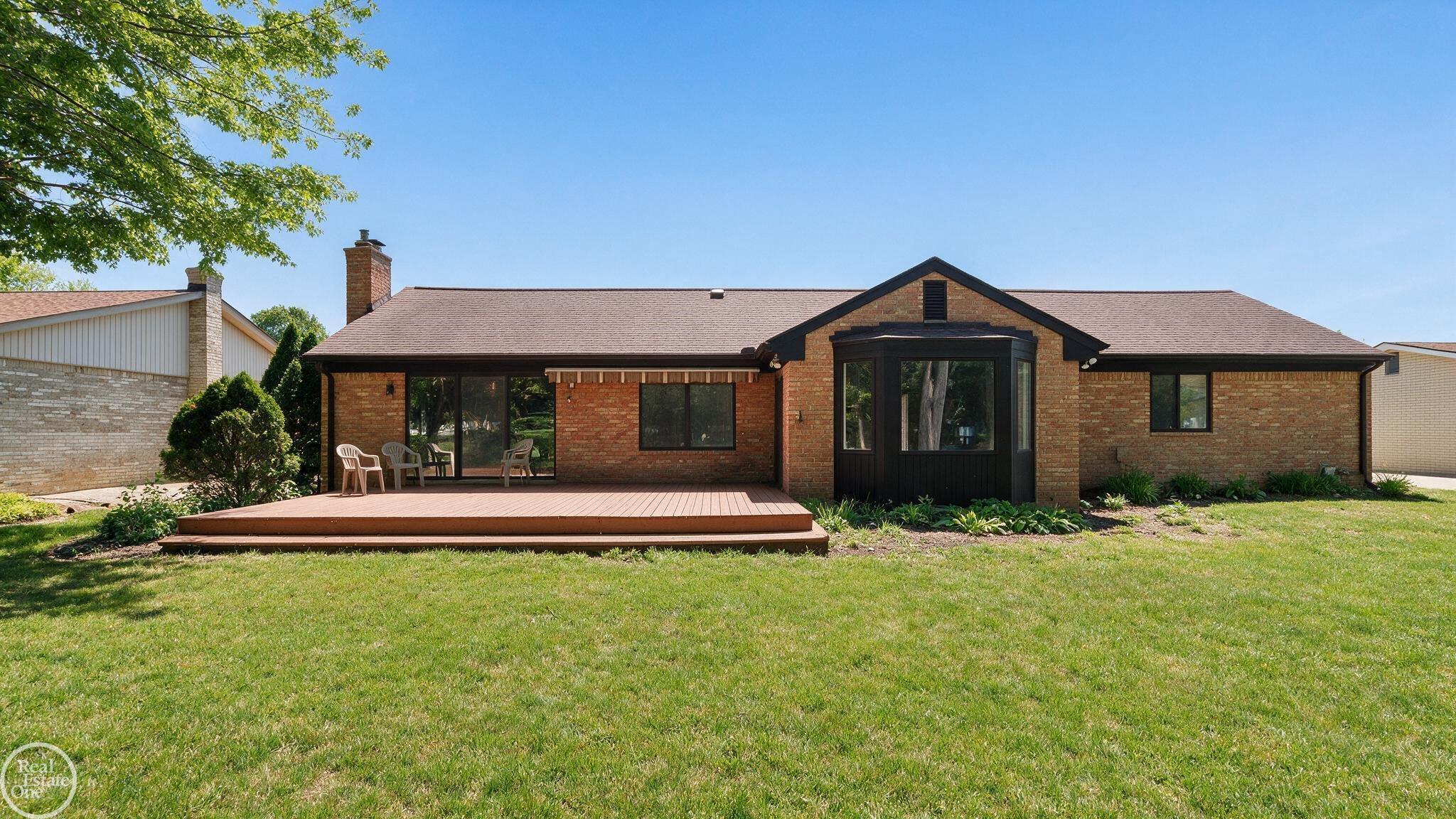 3rd image of 11343 Common Rd, Warren City Macomb, MI 48093 | MLS# 58050217878