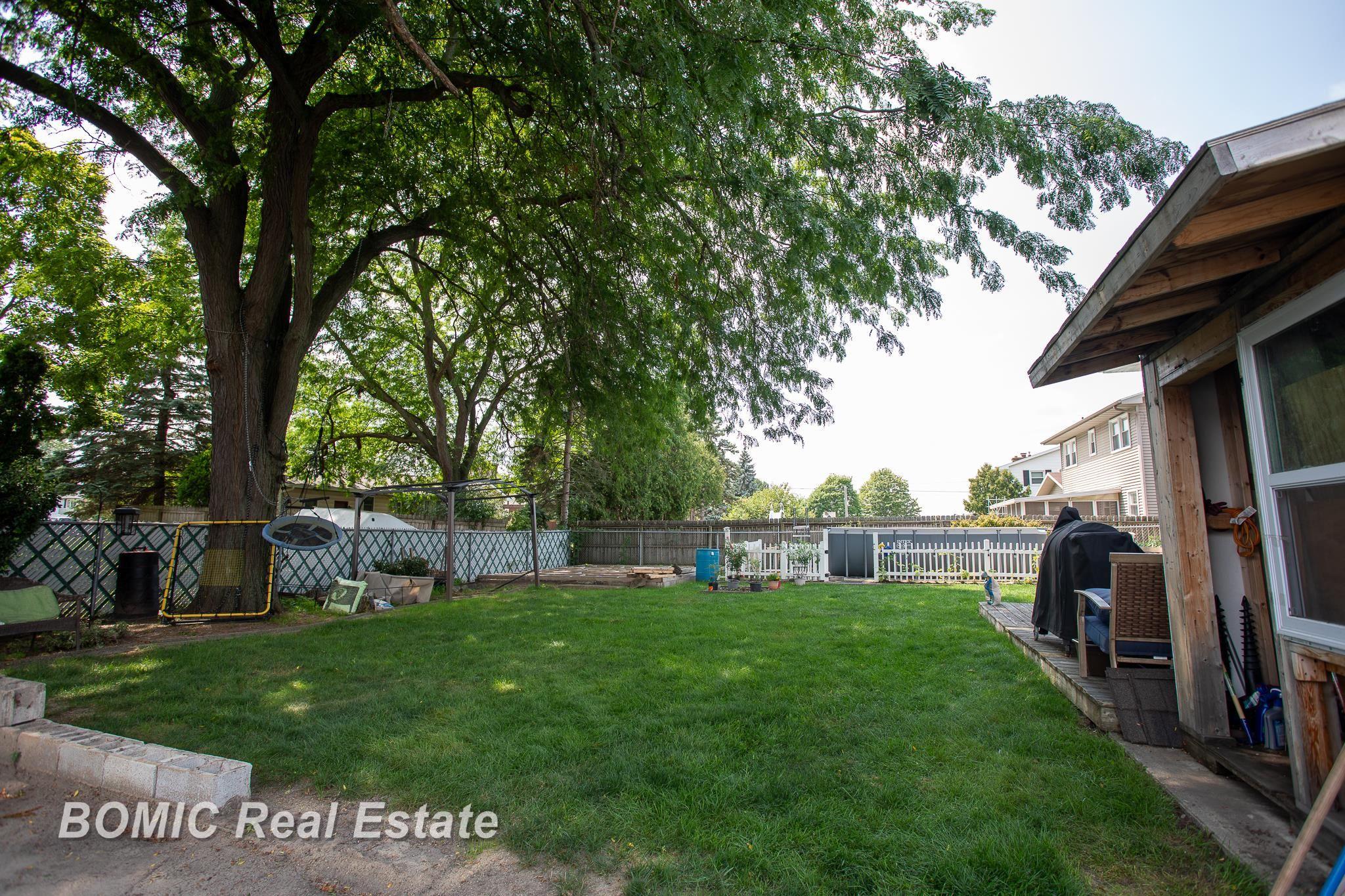29th image of 3028 Melrose Dr, Bay City, MI 48706 | MLS# 61050217920