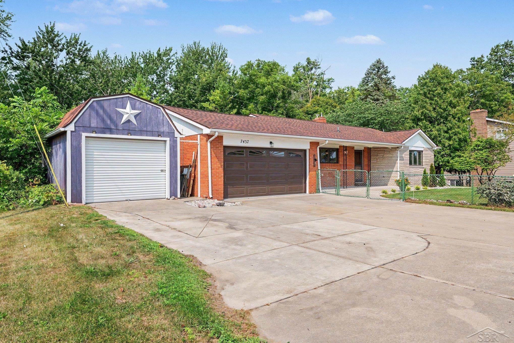 2nd image of 7437 Midland Rd, Freeland, MI 48623 | MLS# 50218024