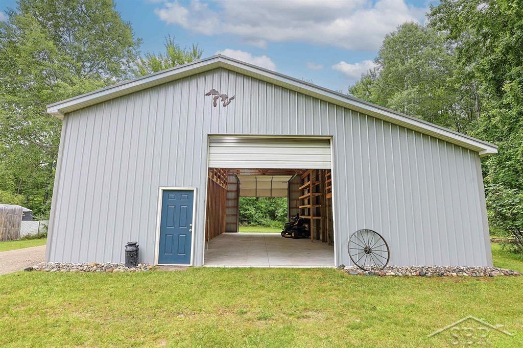 3rd image of 5420 N Eastman Rd, Midland, MI 48642 | MLS# 61050218073